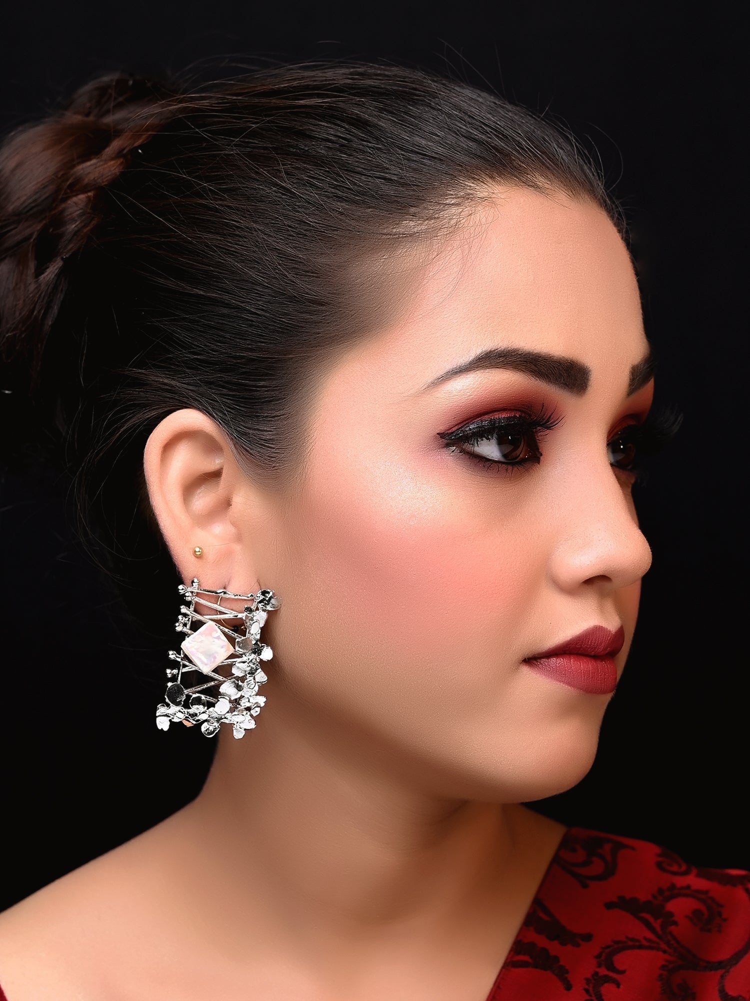 Sabrina Contemporary Silver Stud - qivii