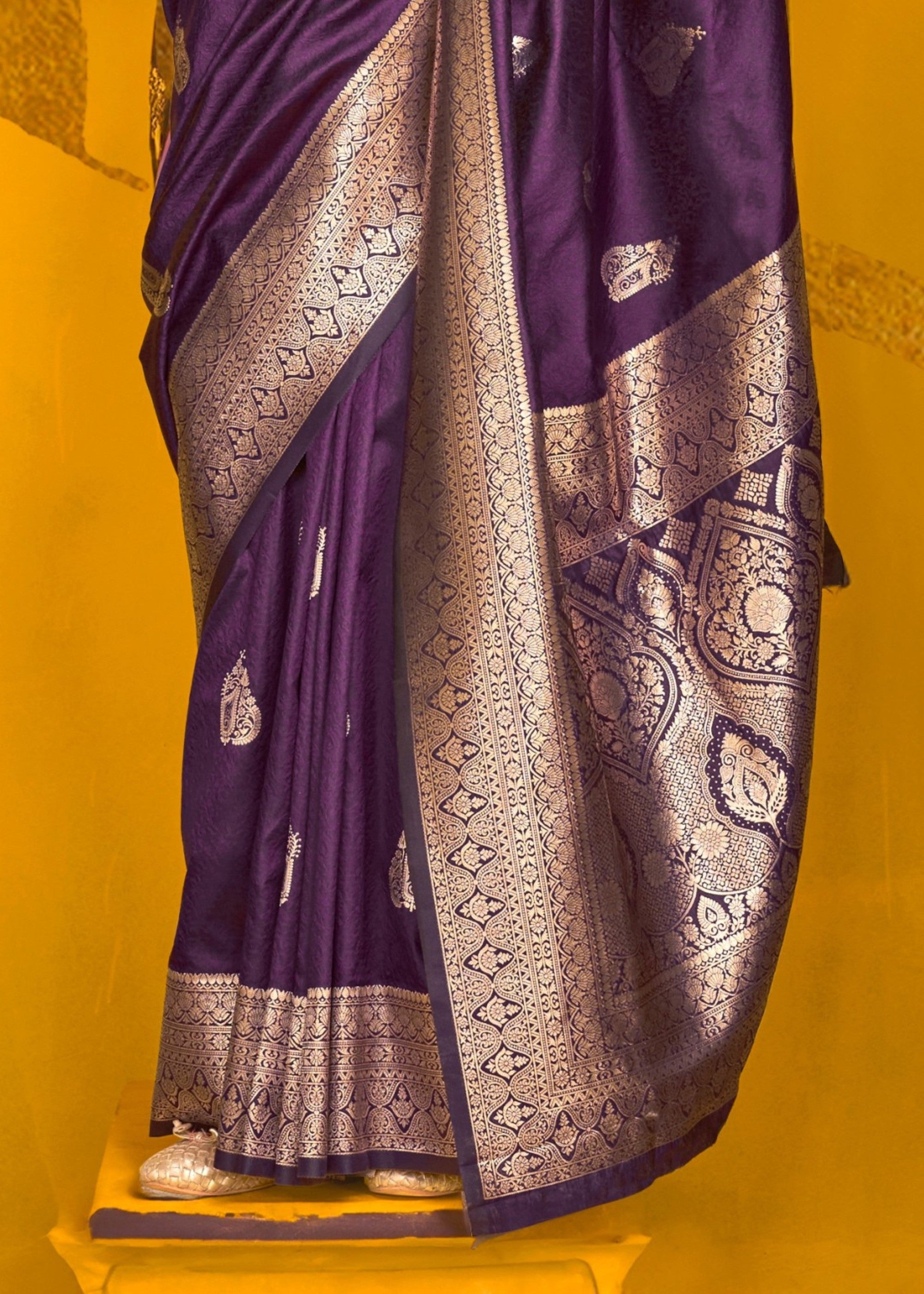 Plum Two Tone Handloom Weaving Silk Saree - qivii