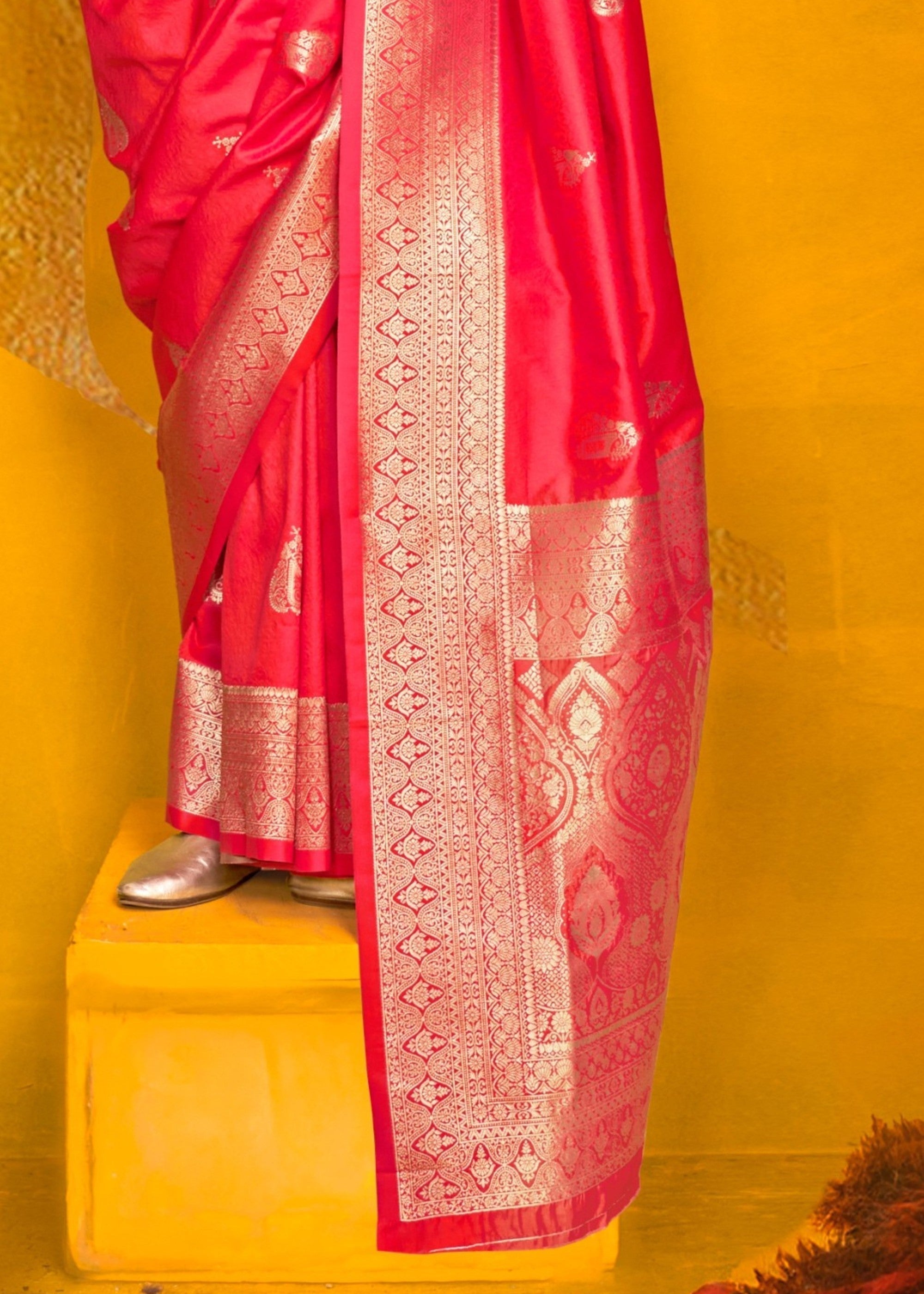 Megenta Two Tone Handloom Weaving Silk Saree - qivii