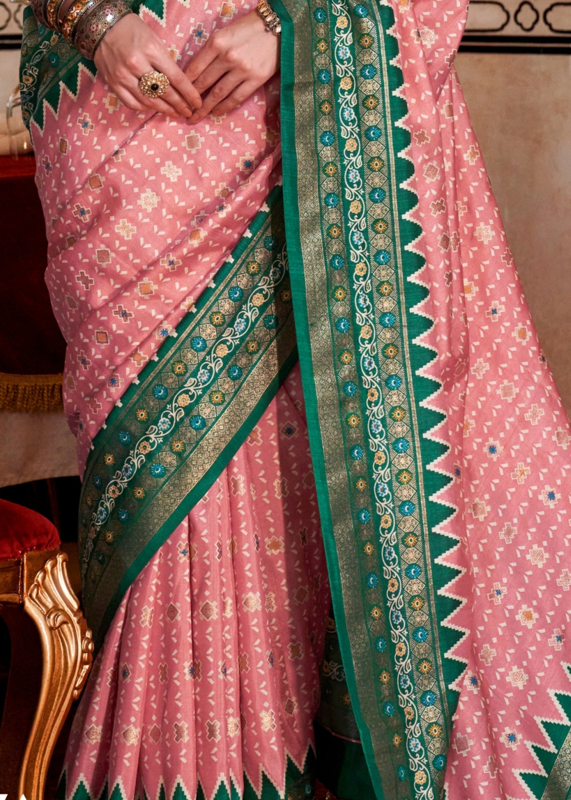 Salmon Pink Silk Saree With Traditional Classic Design - qivii