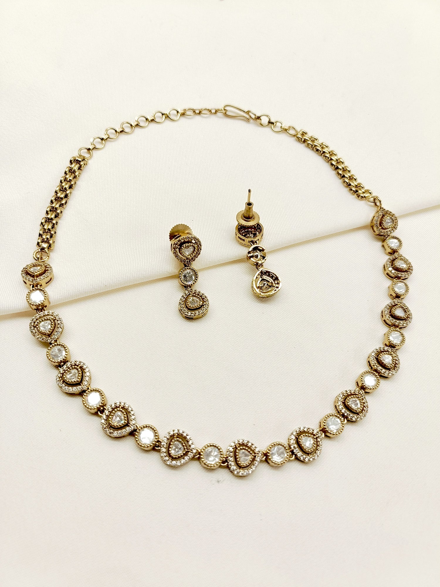 Amla White Polki Necklace Set - qivii