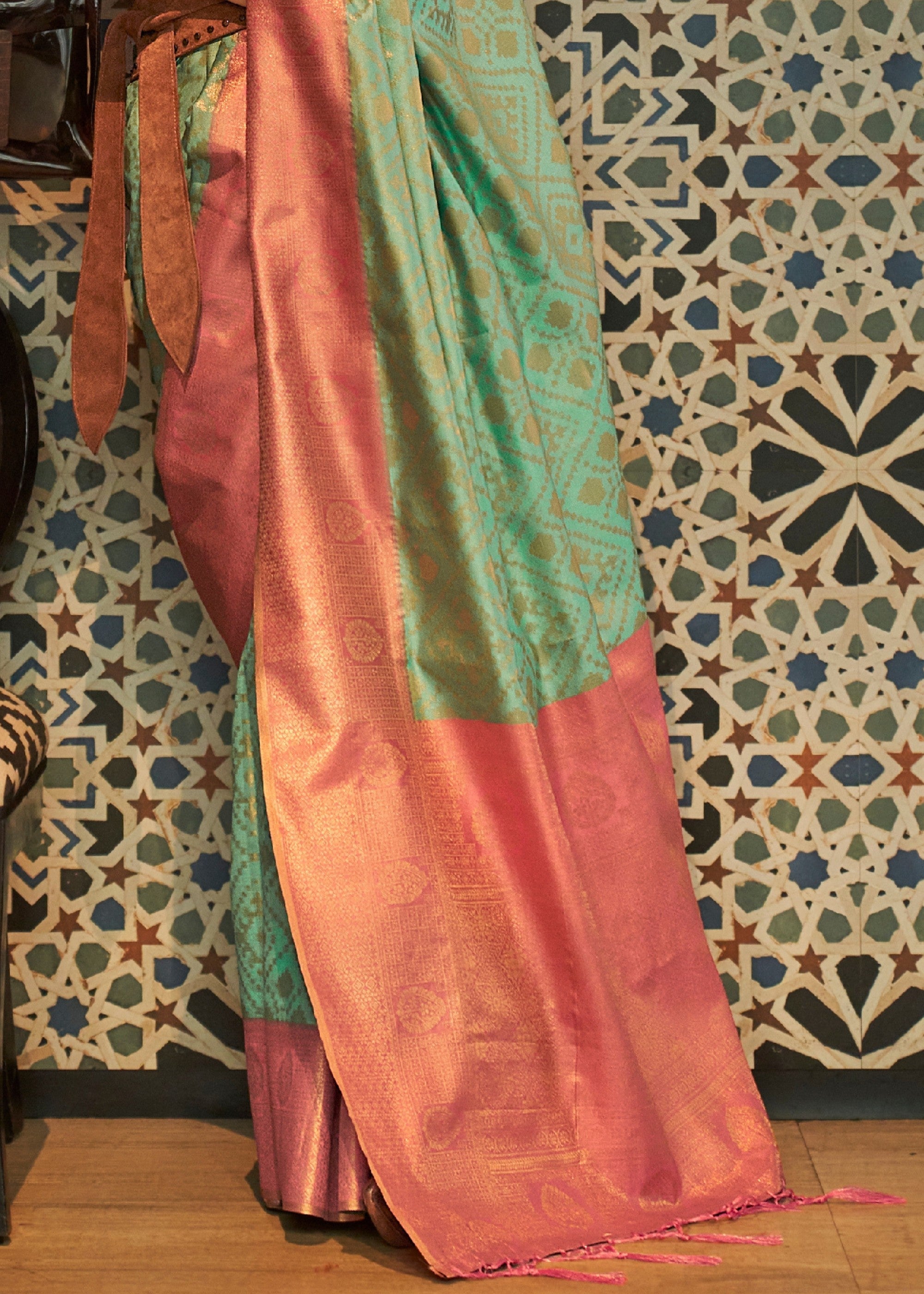 Green and Flamingo Pink Silk Zari Base Chaap Handloom Weaving Saree - qivii