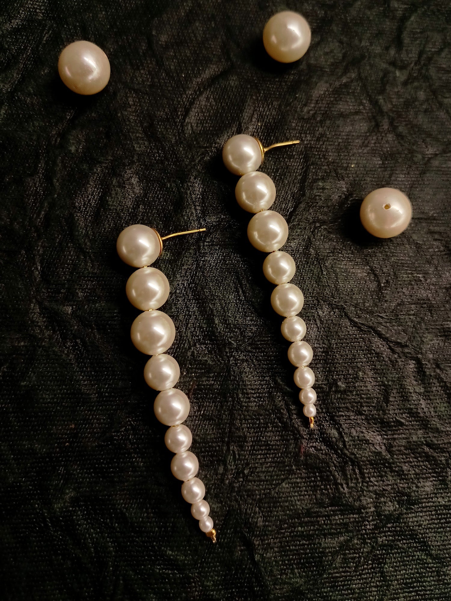 Rayna Long Pearl Earrings - qivii