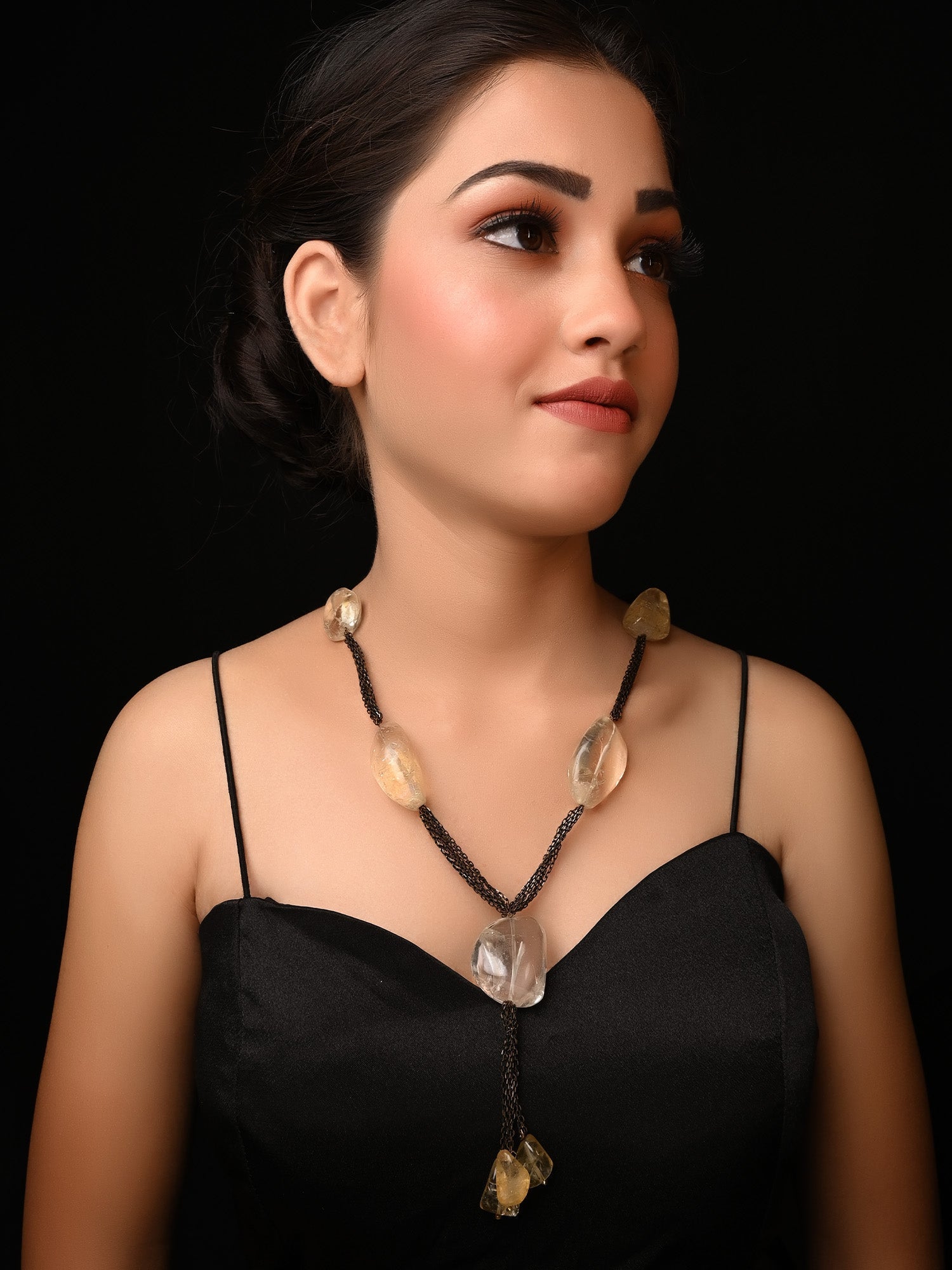 Parushi Citrine Black Neckpiece - qivii