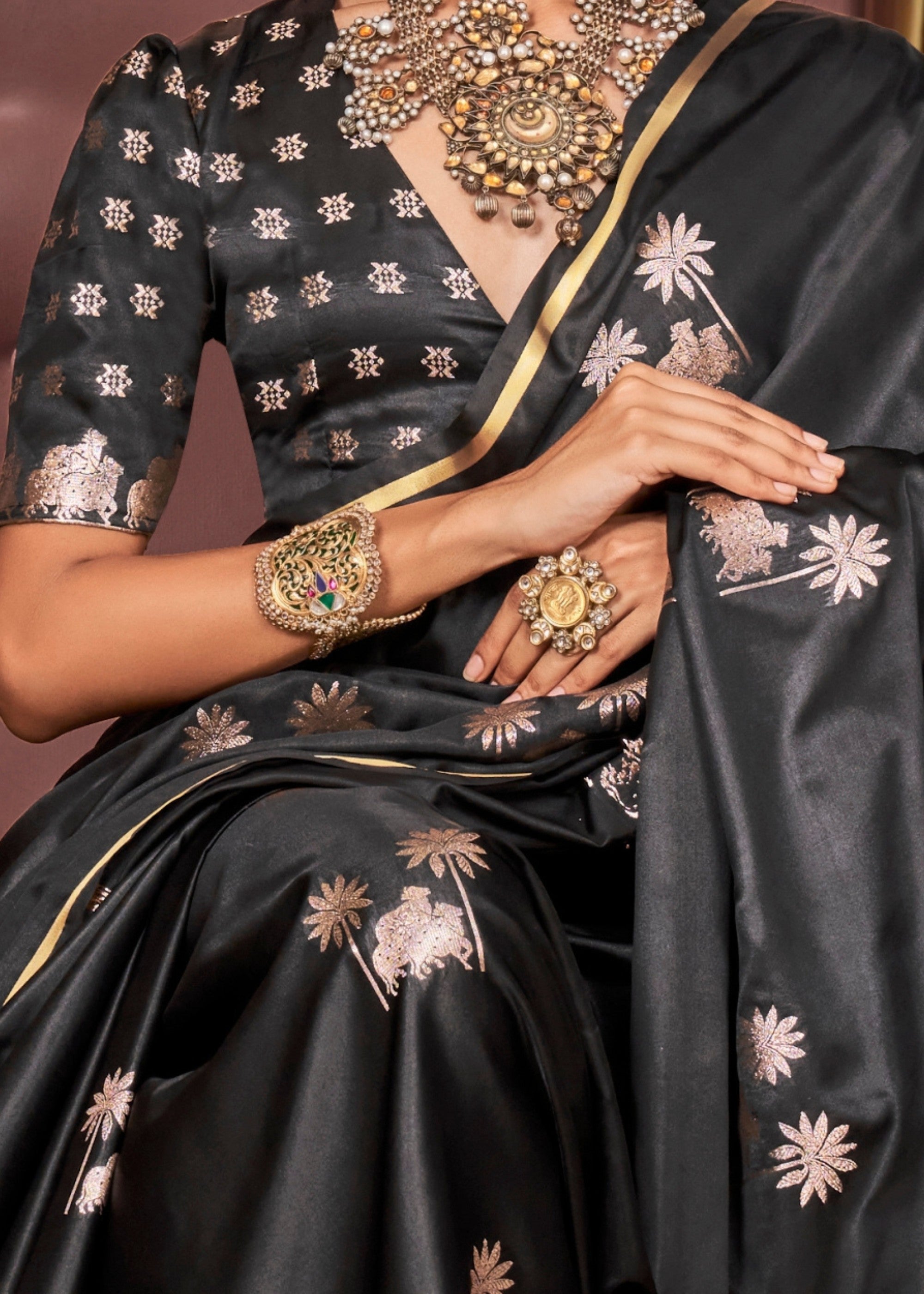 Black Pure Satin Handloom Weaving Silk Saree - qivii