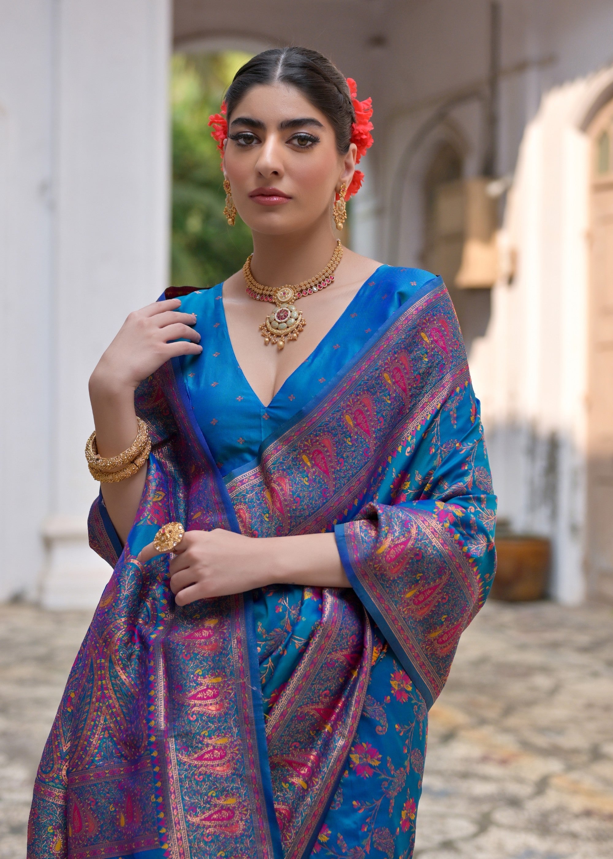 Firozi Thread Woven Jal & Flower Silk Saree With Thread Woven Pallu - qivii