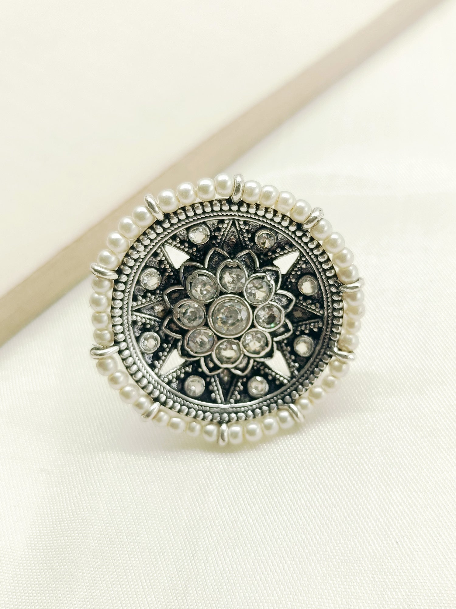 Yana White Oxidized Finger Ring - qivii