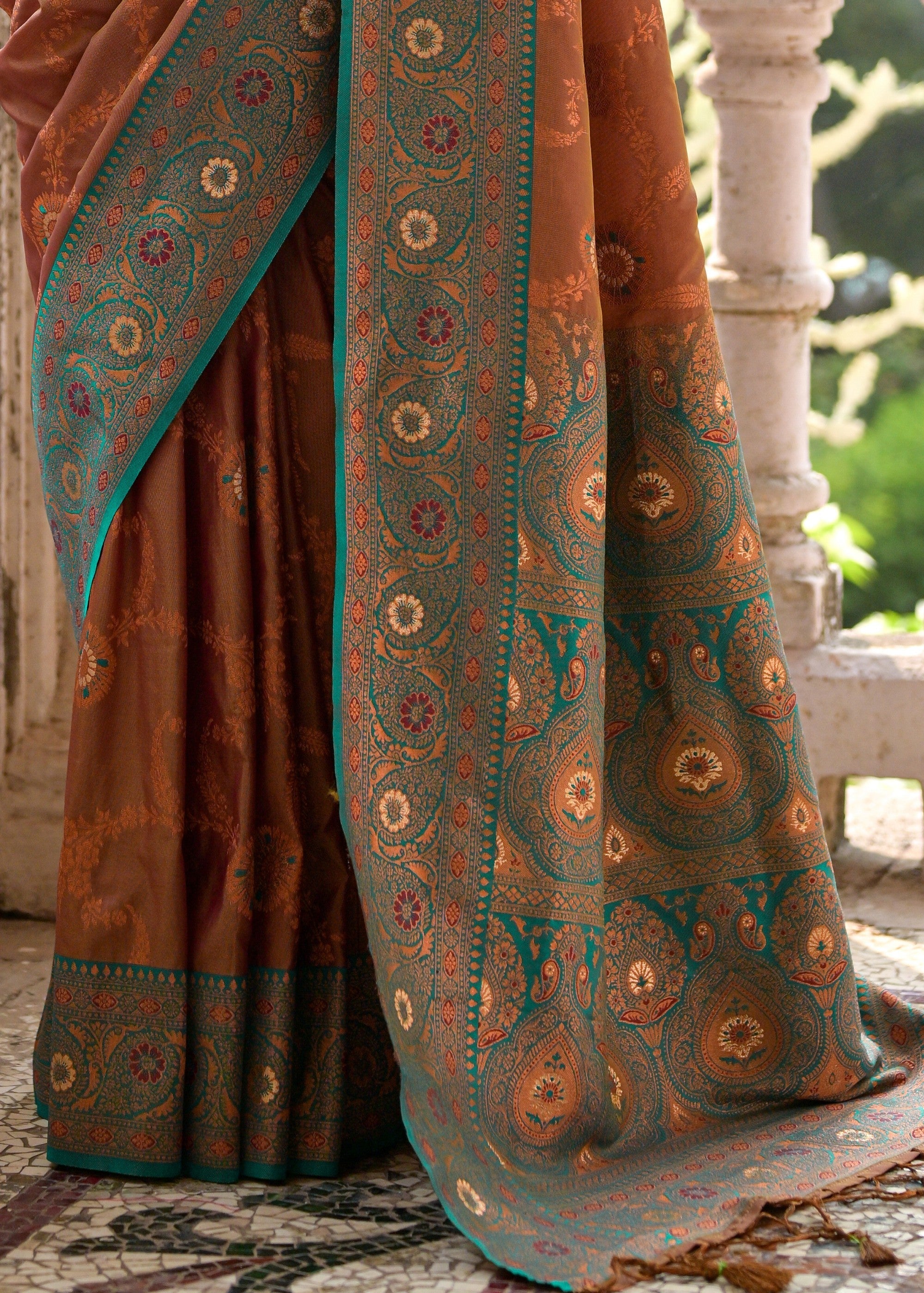 Coffee Brown All Over Flower Printed Zari Woven Banarasi Silk Saree With Contrast Pallu - qivii