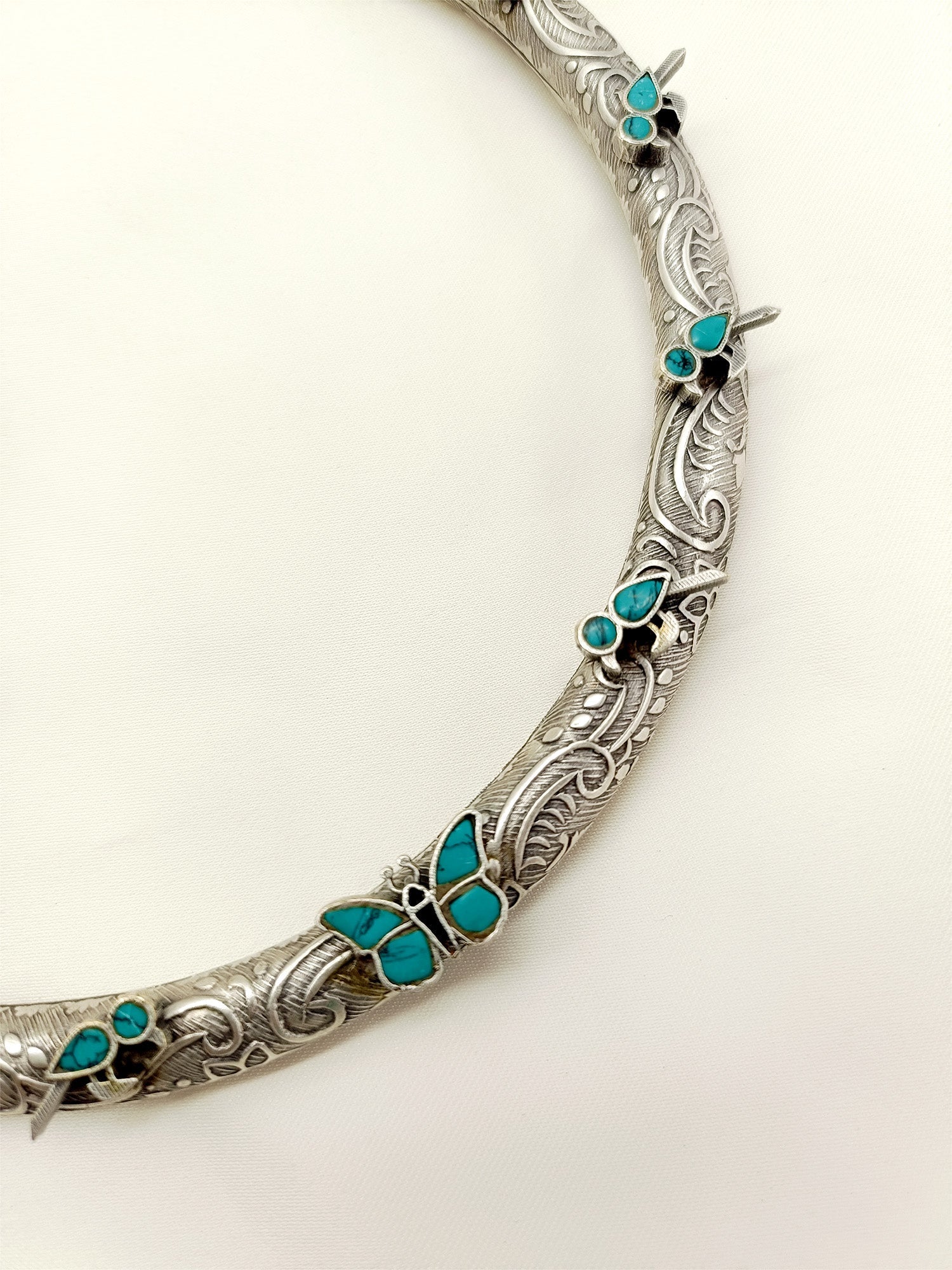 Deashi Firozi Oxidized Hasli Style Neckpiece - qivii