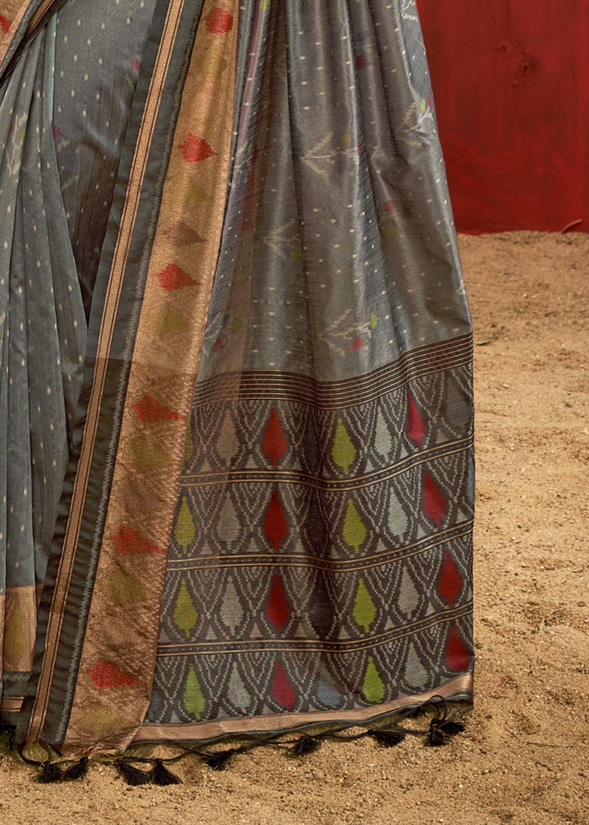 Grey Patola Handloom Weaving Silk Saree - qivii