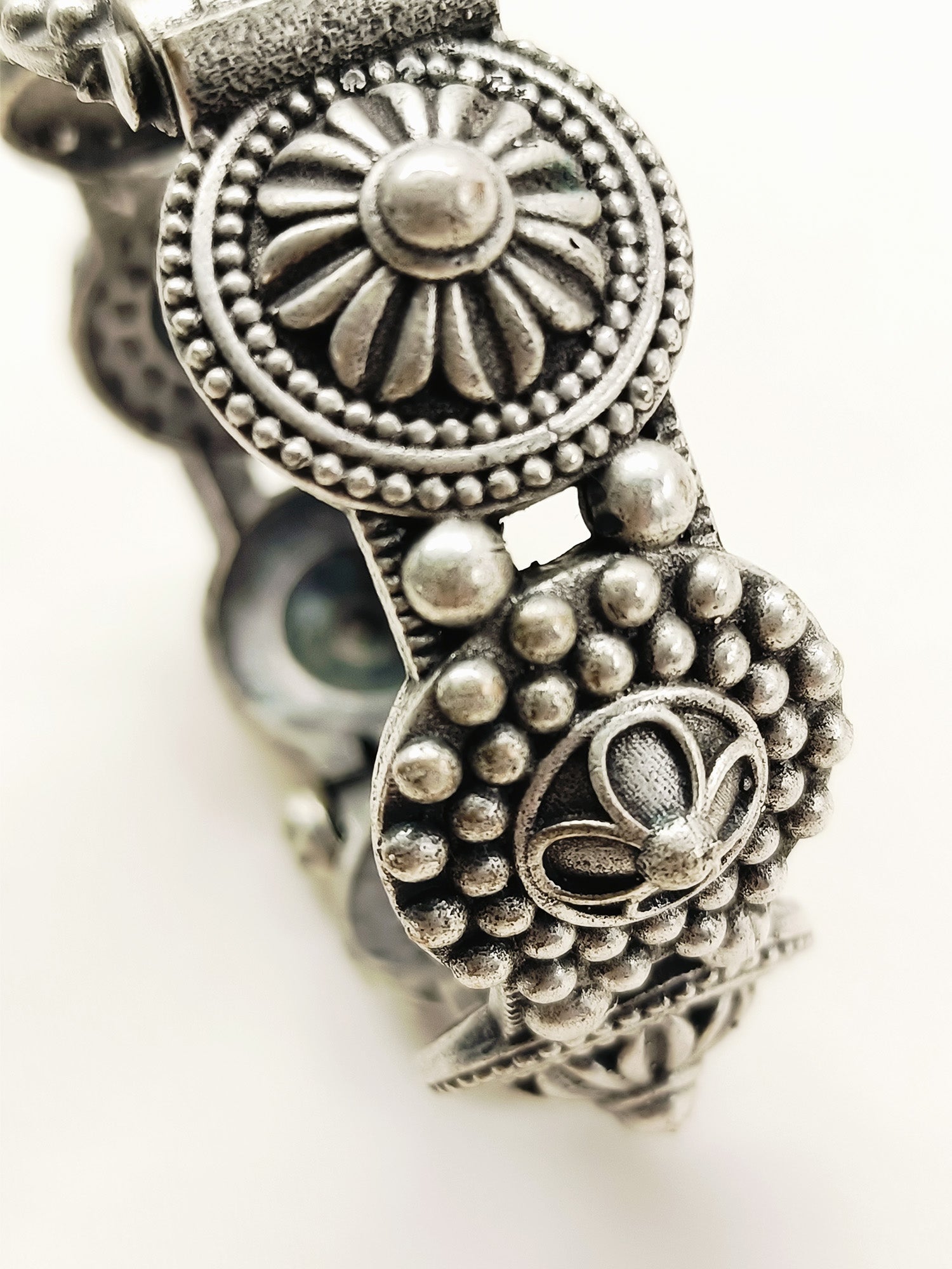 Pakeezah Plain Oxidized Kada