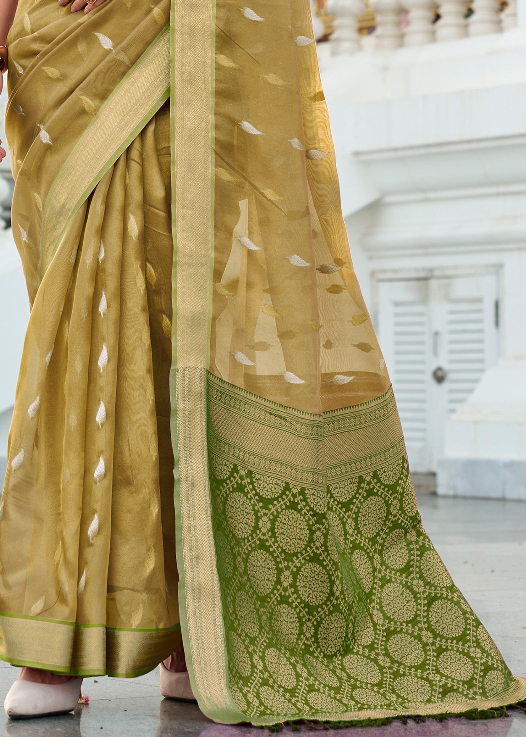 Mehendi Green Tissue Silk Saree With Zari Weaving And Contrast Blouse - qivii