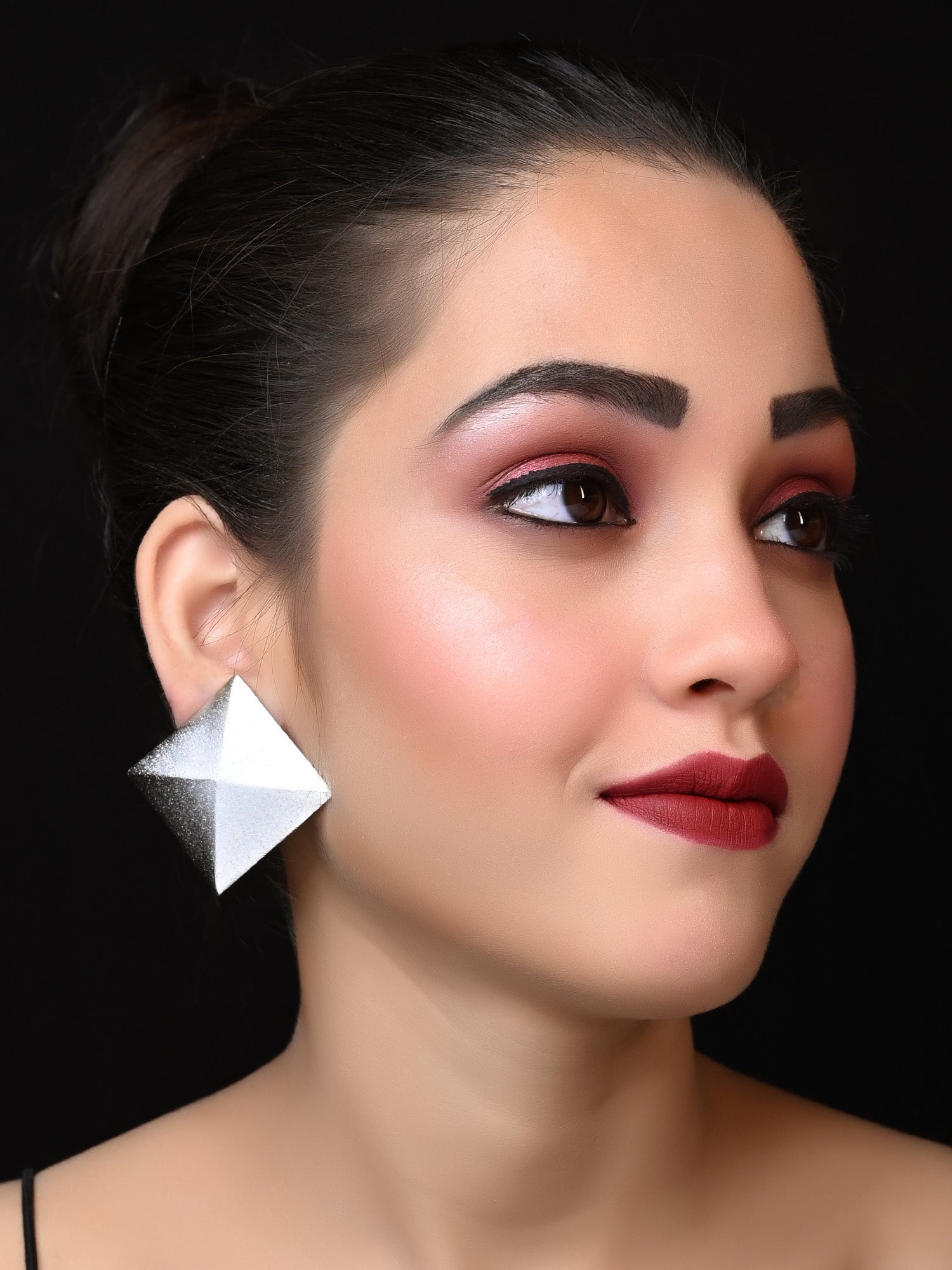 Evelyn Square Silver Stud - qivii