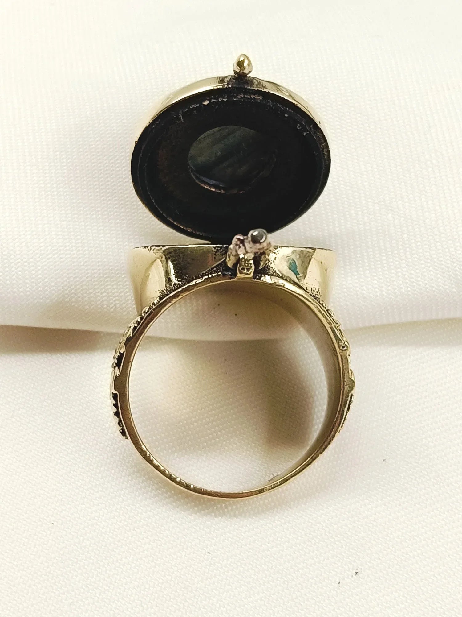 Bhanuja Black Western Finger Ring