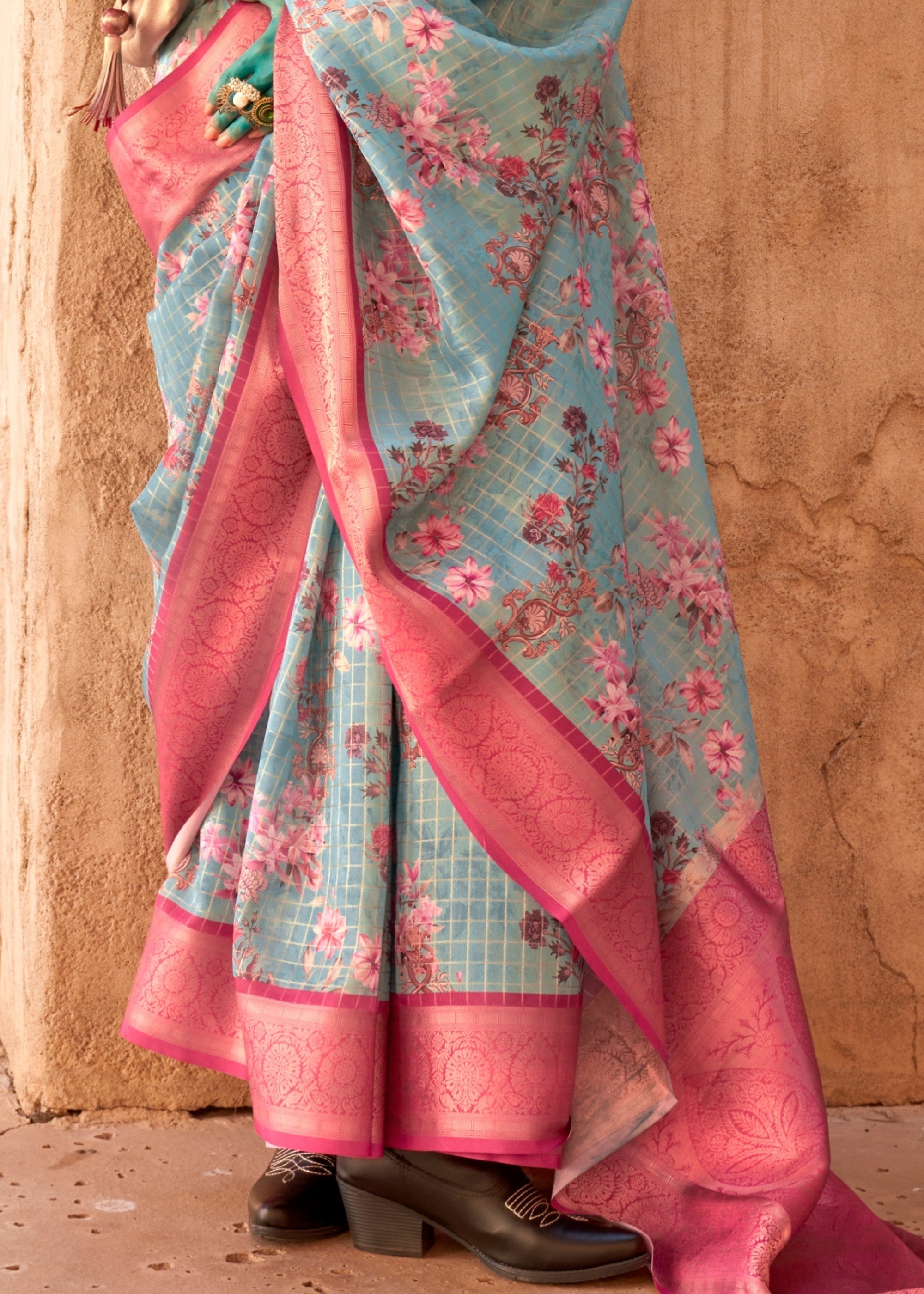 Raspberry Printed Handloom Georgette Saree - qivii