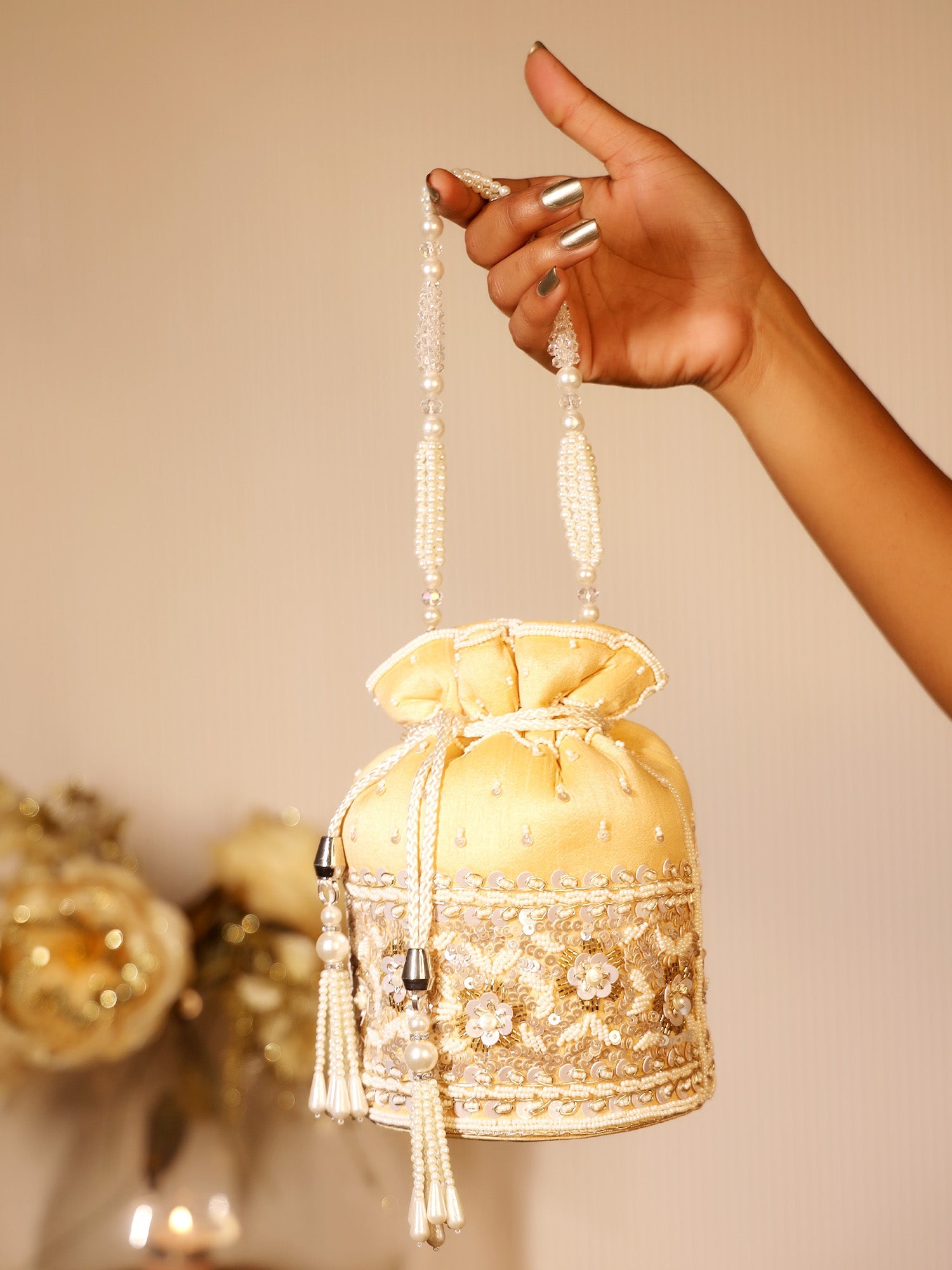 Aamani Beige Potli Bag - qivii