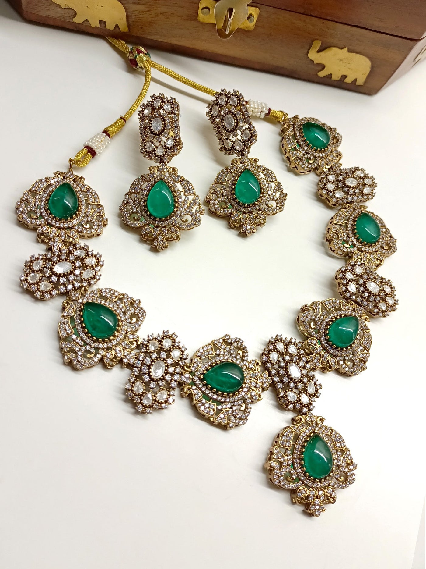 Tapti Green Victorian Necklace Set