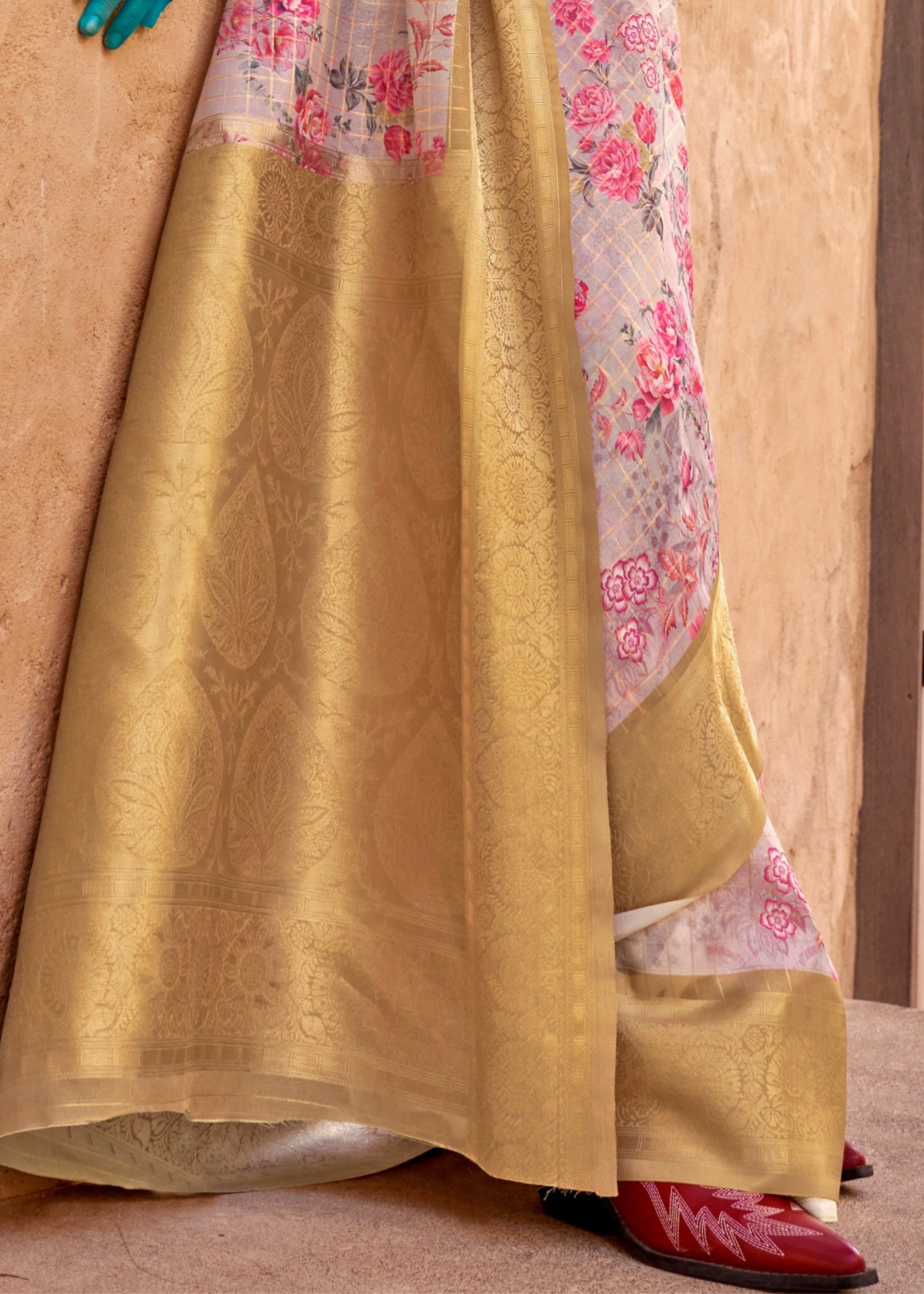 Golden Printed Handloom Georgette Saree - qivii