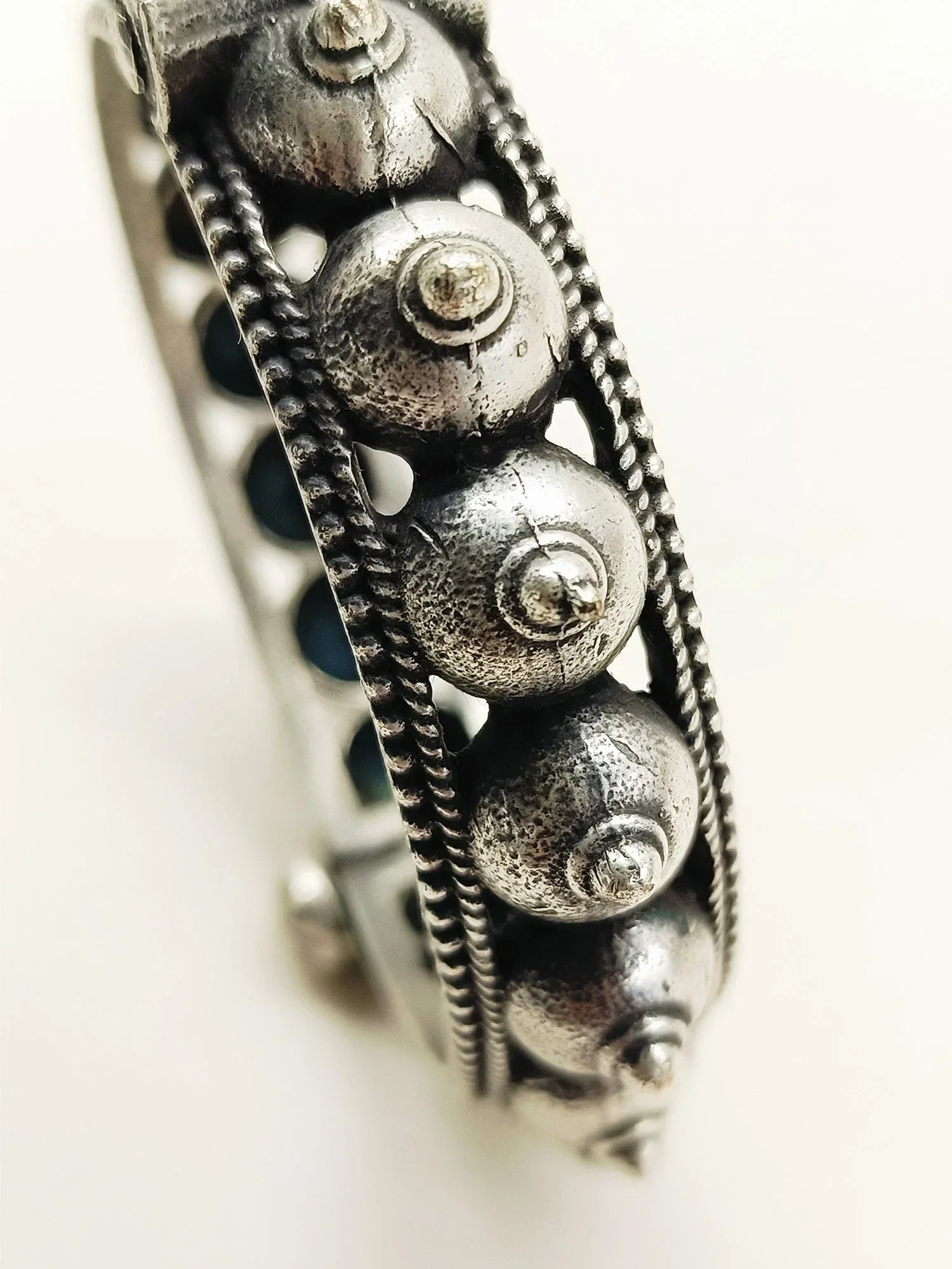 Yashodhara Plain Oxidized Kada