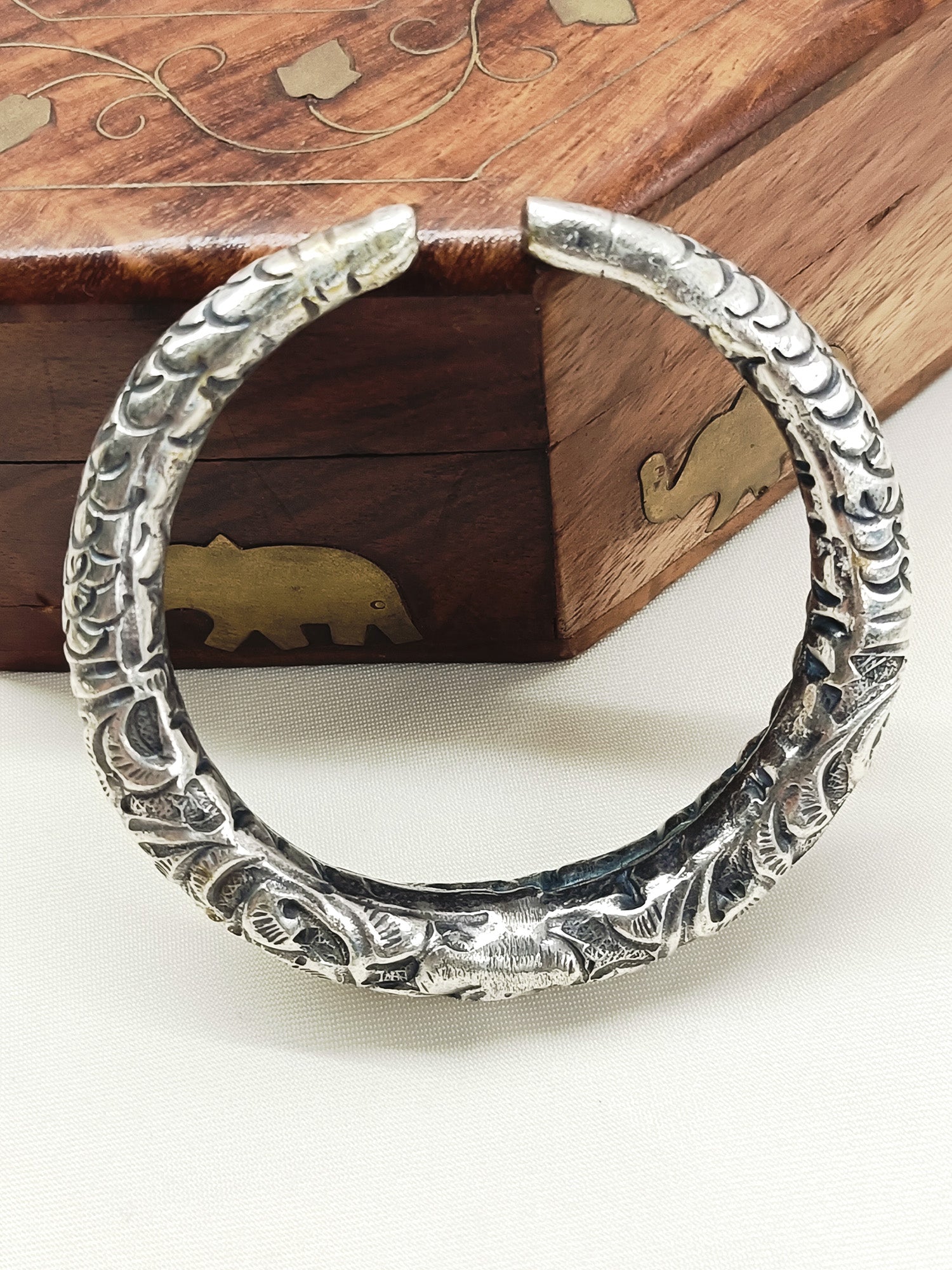 Yeliz Plain Oxidized Bracelet