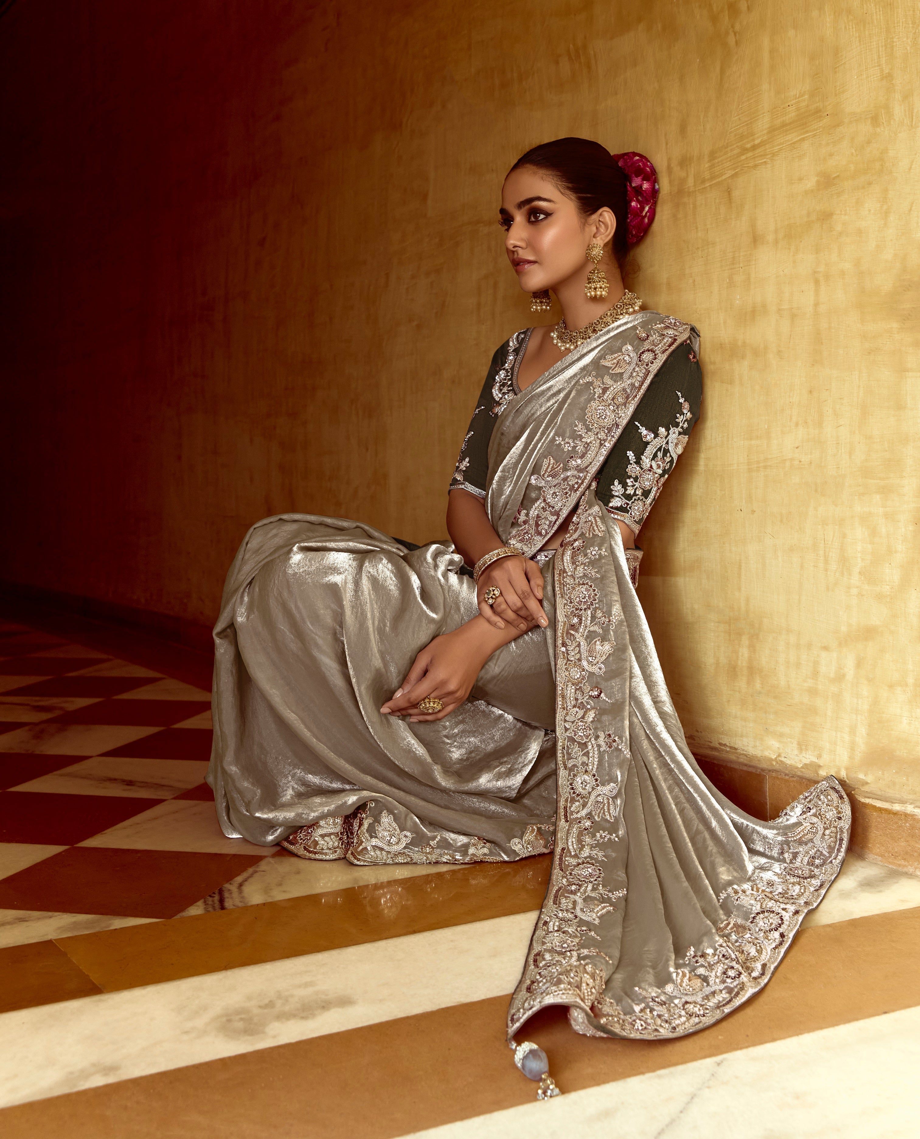 Silver Fancy Fabric Beautified With Sequins ,Dhaga ,Thread Embroidered Work Saree - qivii