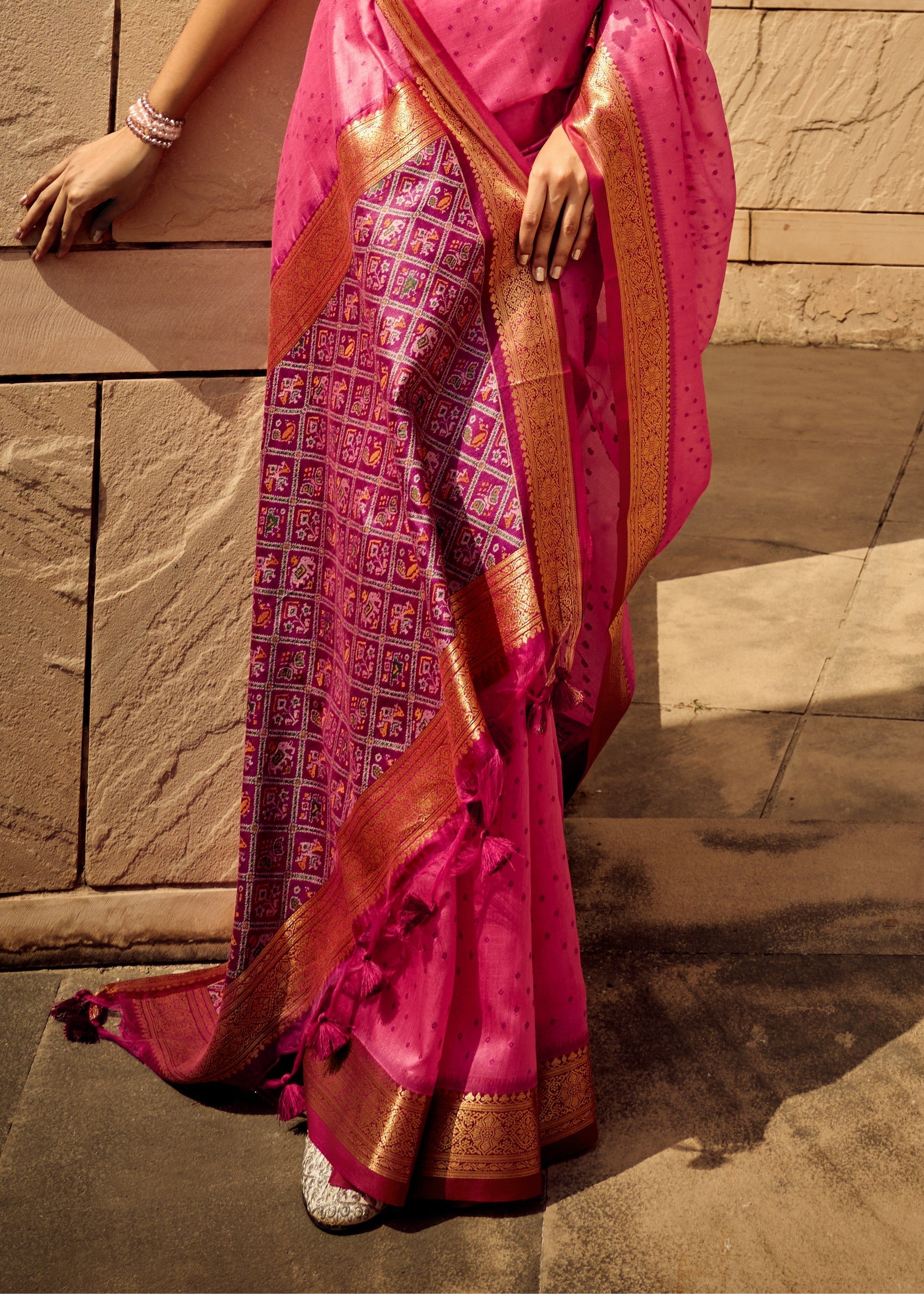Pink Handloom Weaving Silk Saree - qivii