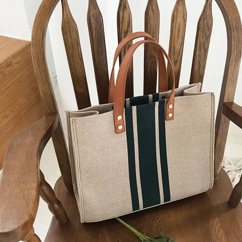 Nayah | Tote Bag - By Qivii