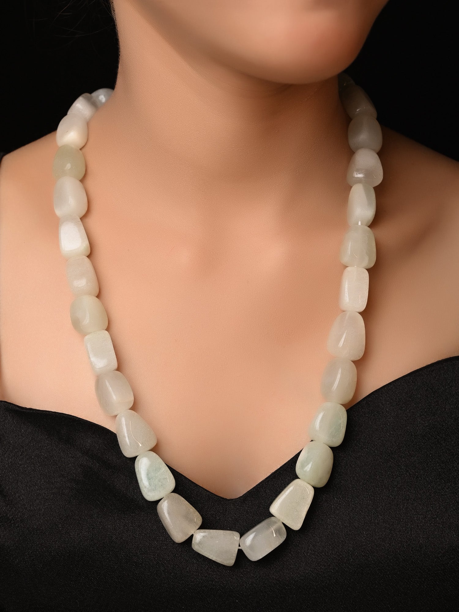 Suzain Quartz Natural Stone Neckpiece - qivii
