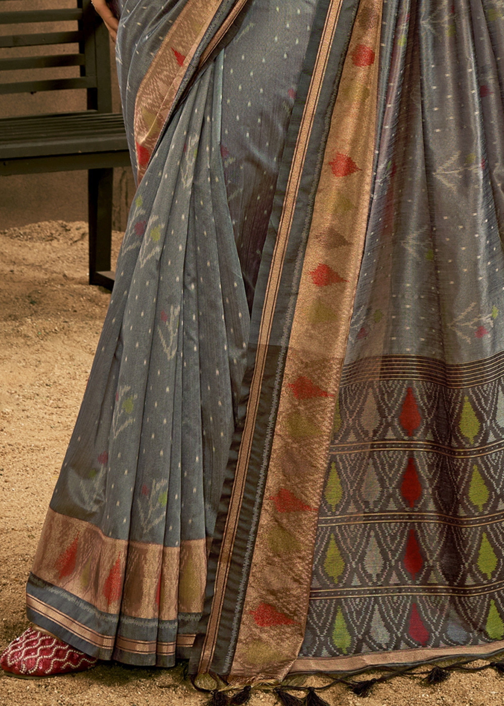 Grey Patola Handloom Weaving Silk Saree - qivii