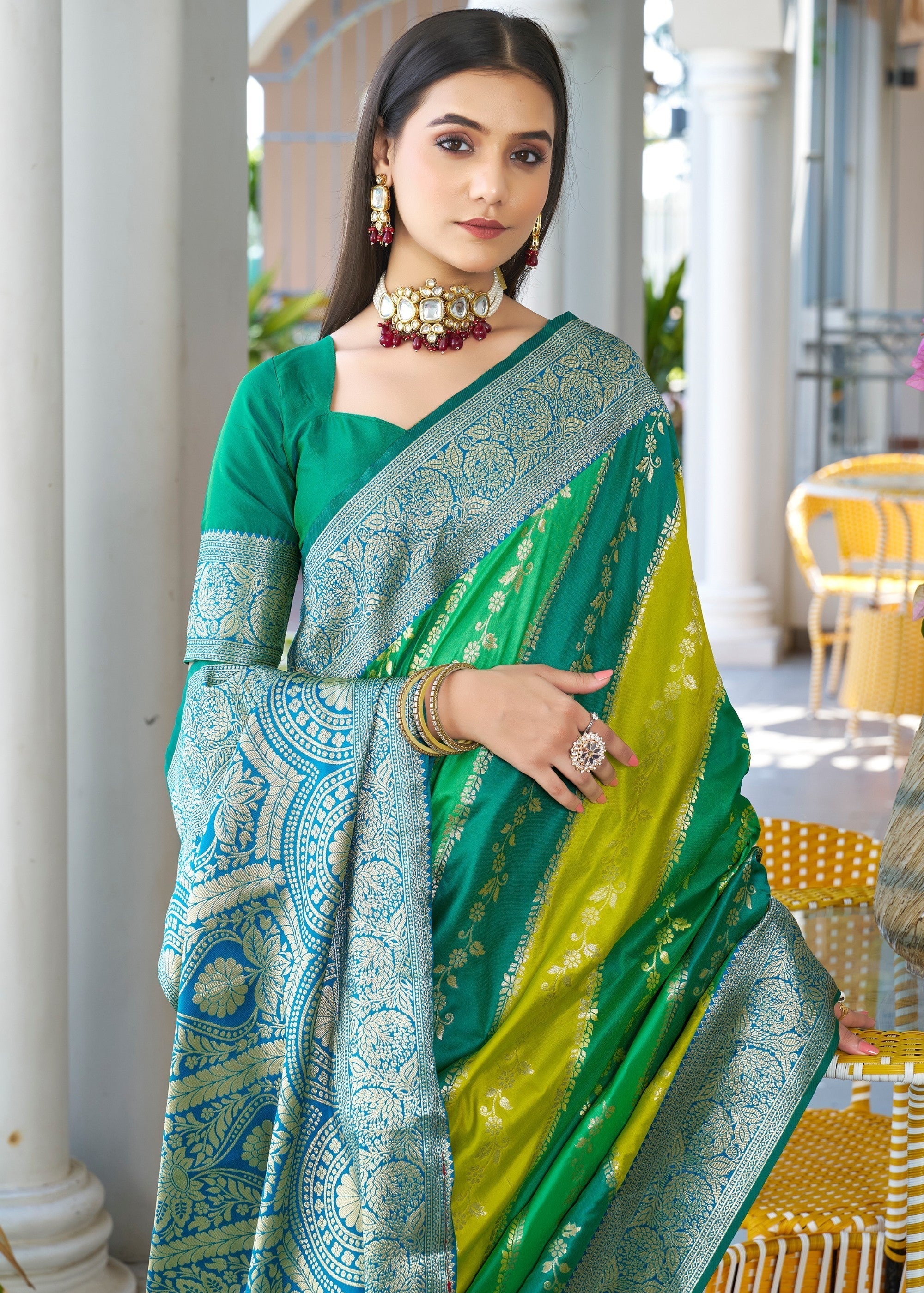 Green Leriya Zari Woven Banarasi Silk Saree With Contrast Pallu - qivii