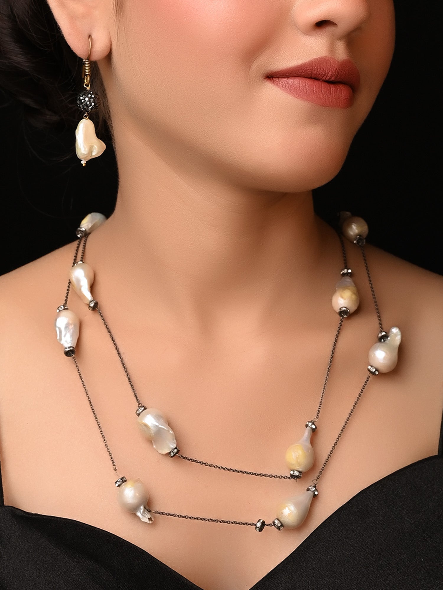 Nishtha Mother Of Pearl Long Chain Set - qivii