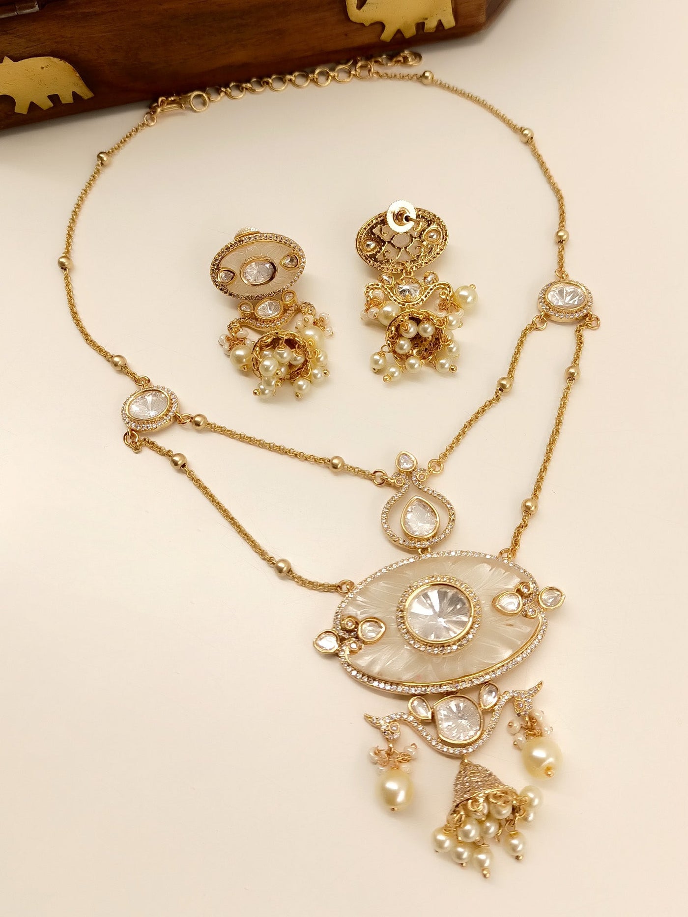 Miyanshi White Kundan Necklace Set