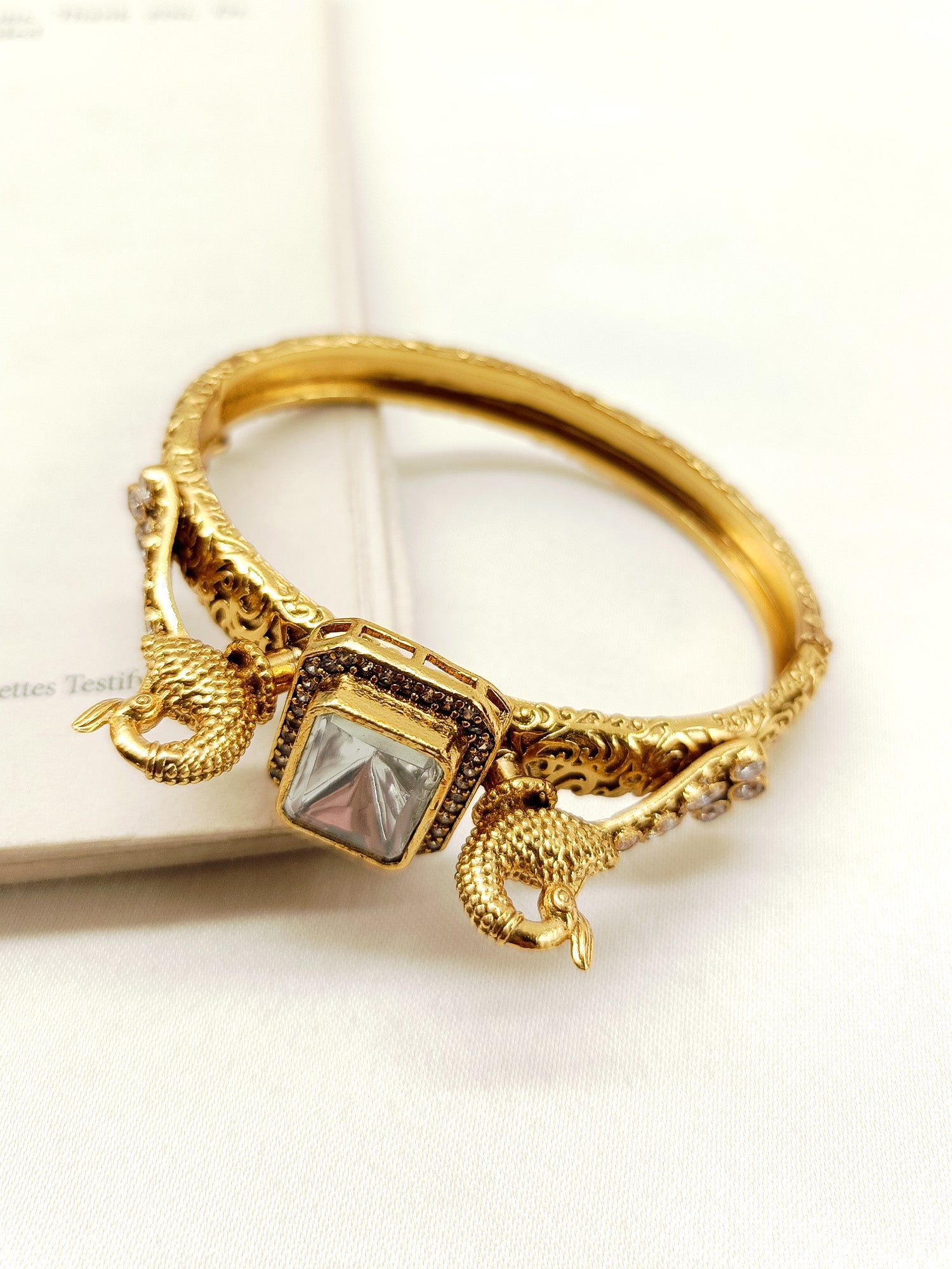 Kania White Kundan Kada - qivii