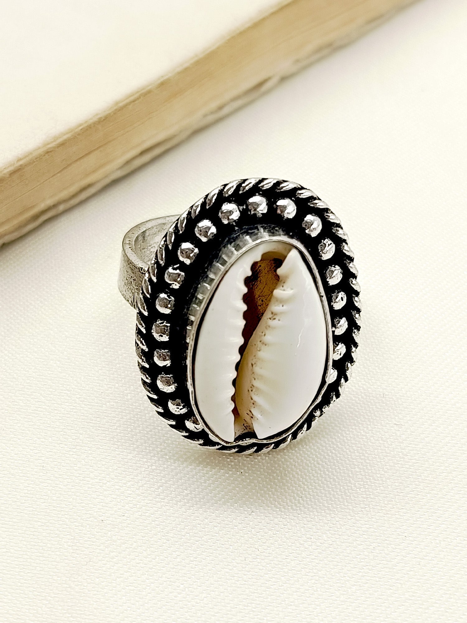 Dolie White Oxidized Finger Ring - qivii
