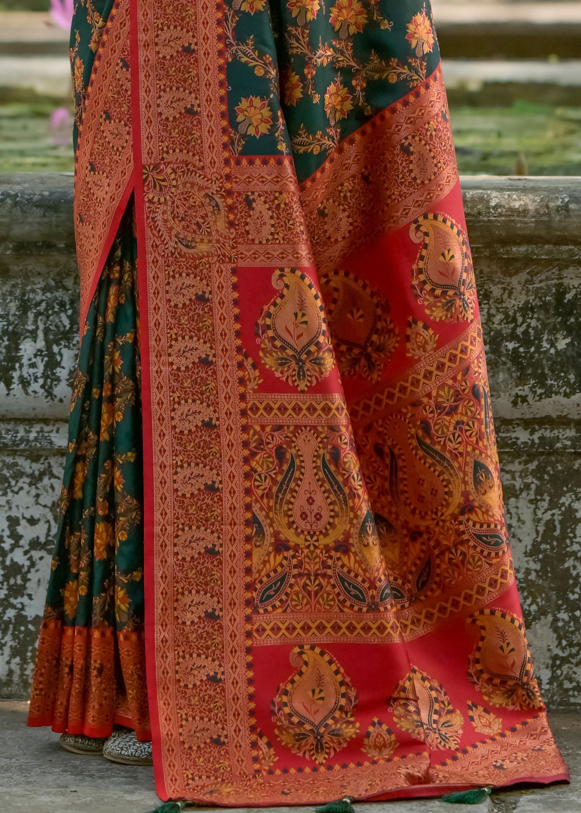 Dark Green Thread Woven Pashmina Silk Saree With Heavy Thread Woven Pallu - qivii