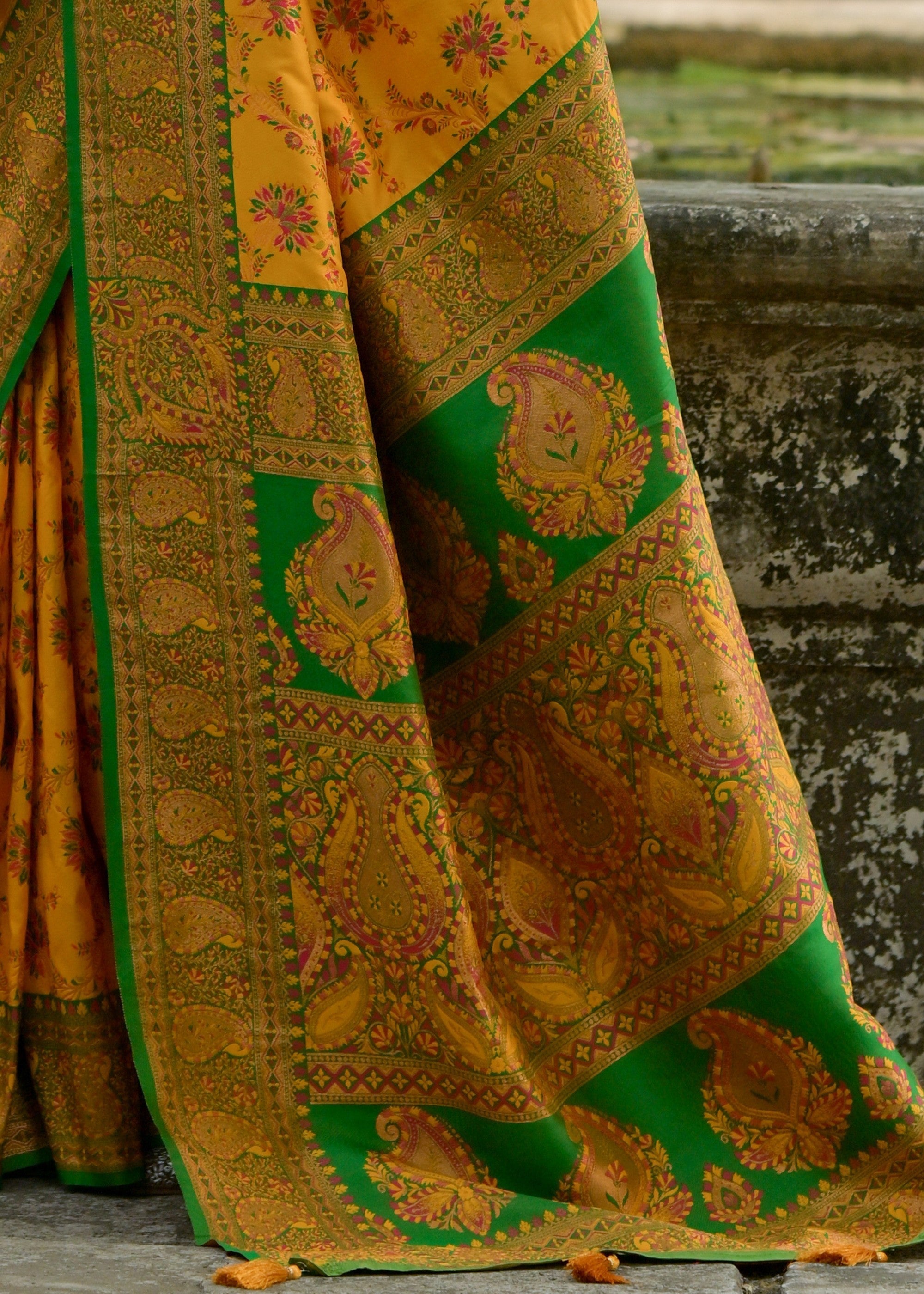 Sunflower Yellow Thread Woven Pashmina Silk Saree With Heavy Thread Woven Pallu - qivii