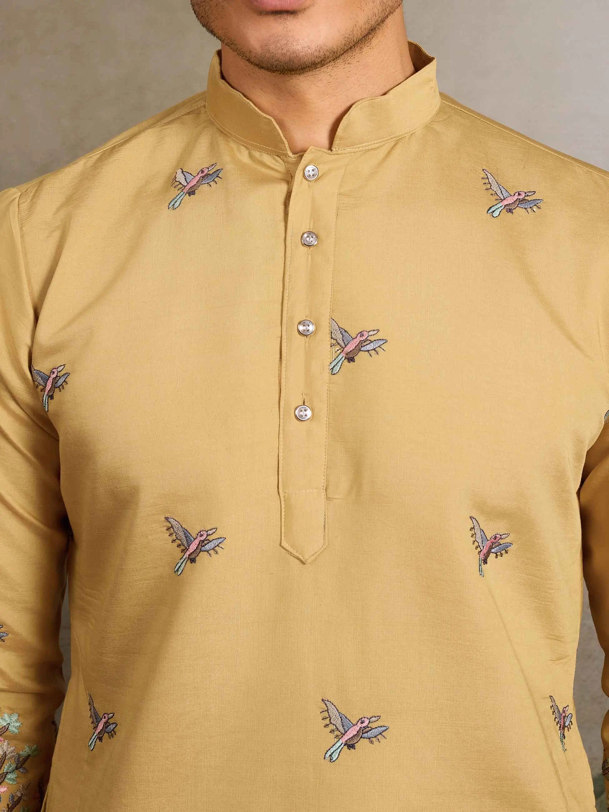 Yellow Kurta Set With Elephant Embroidery Motifs - qivii