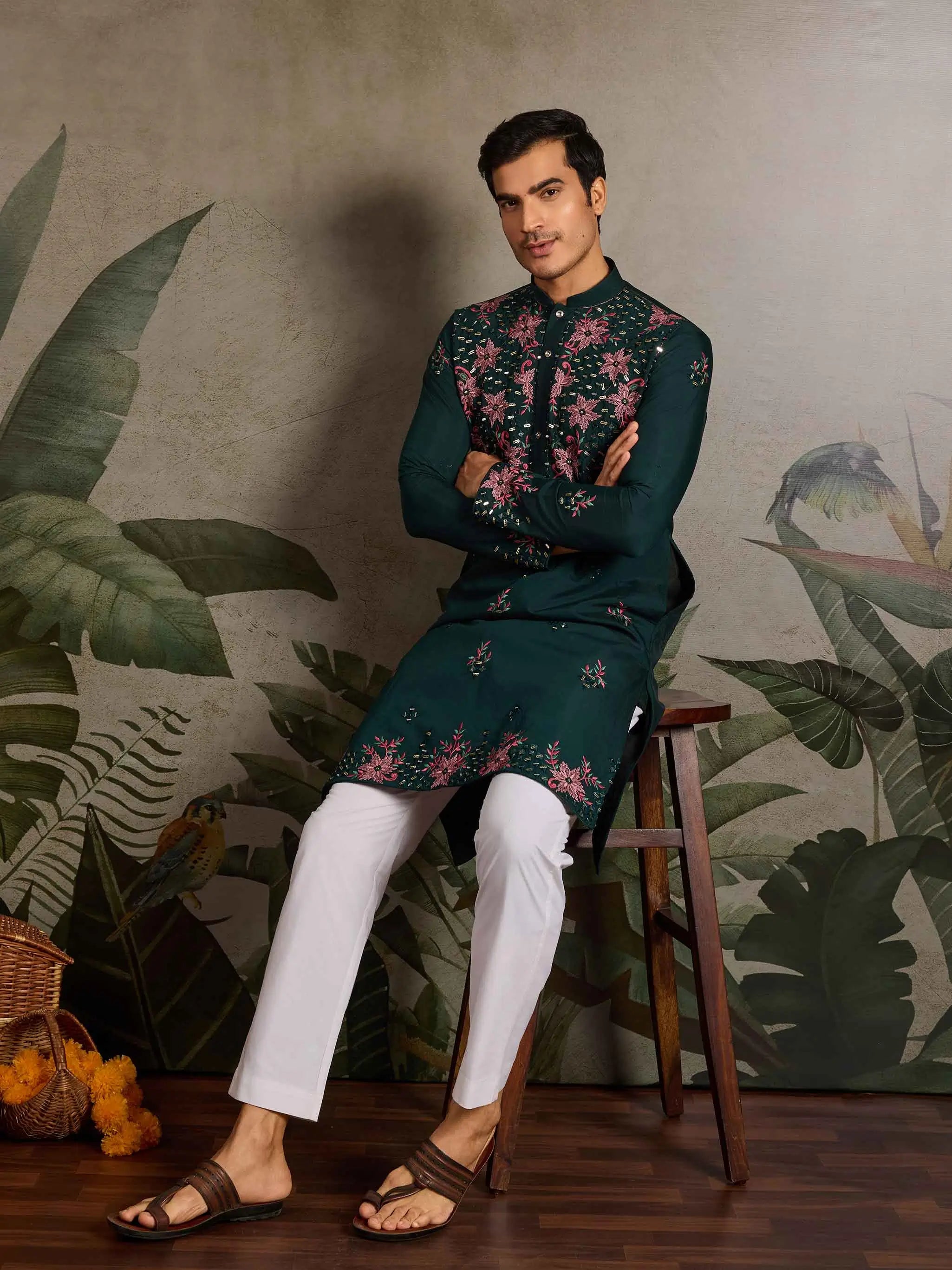 Elegant Green Kurta Set With Mirror & Sequins Embroidery - qivii