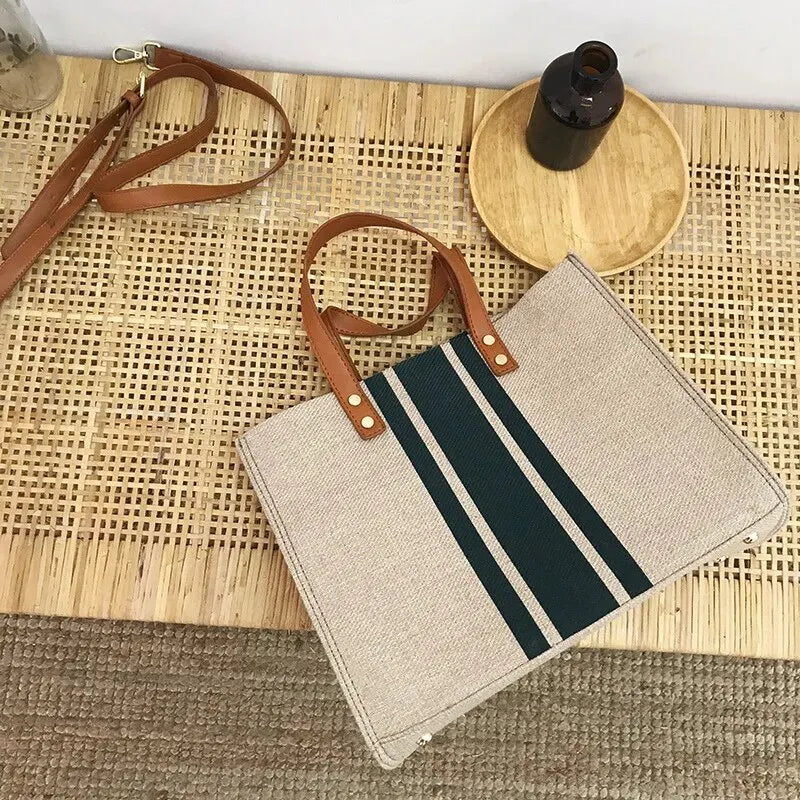 Nayah | Tote Bag - By Qivii