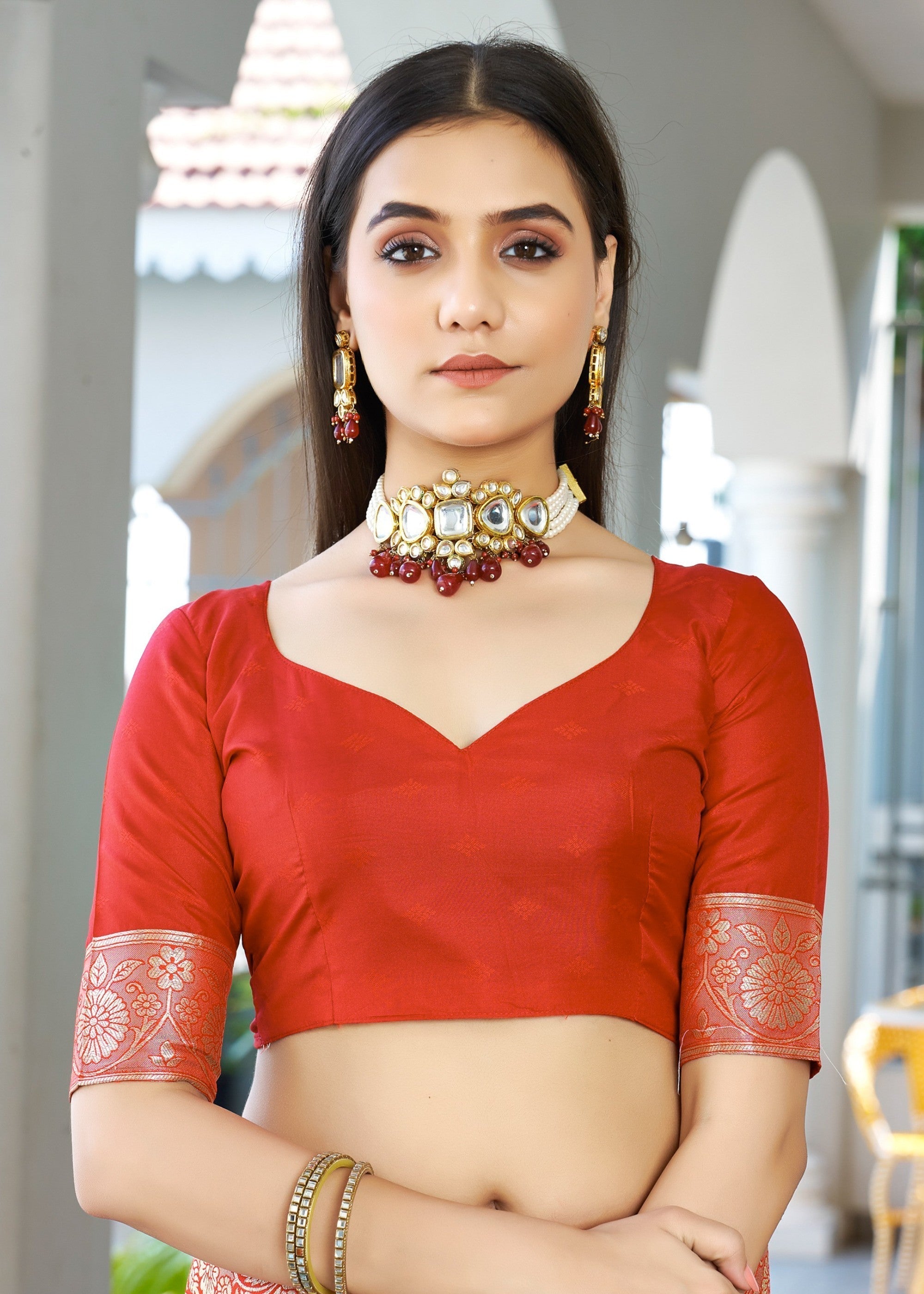 Red Leriya Zari Woven Banarasi Silk Saree With Contrast Pallu - qivii