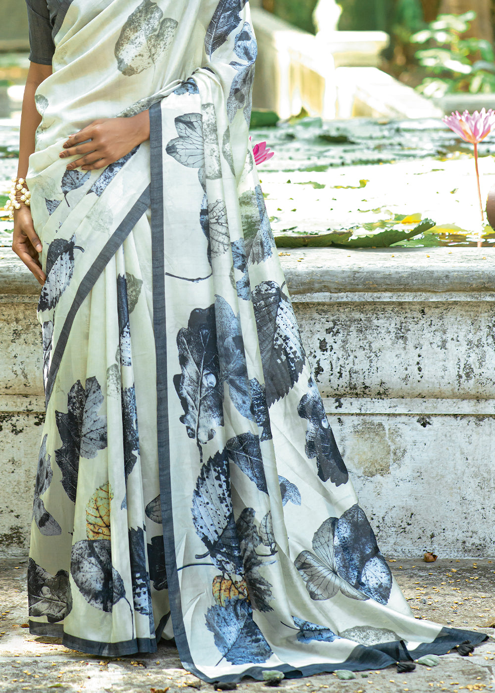 Rice White Floral Printed Silk Saree - qivii
