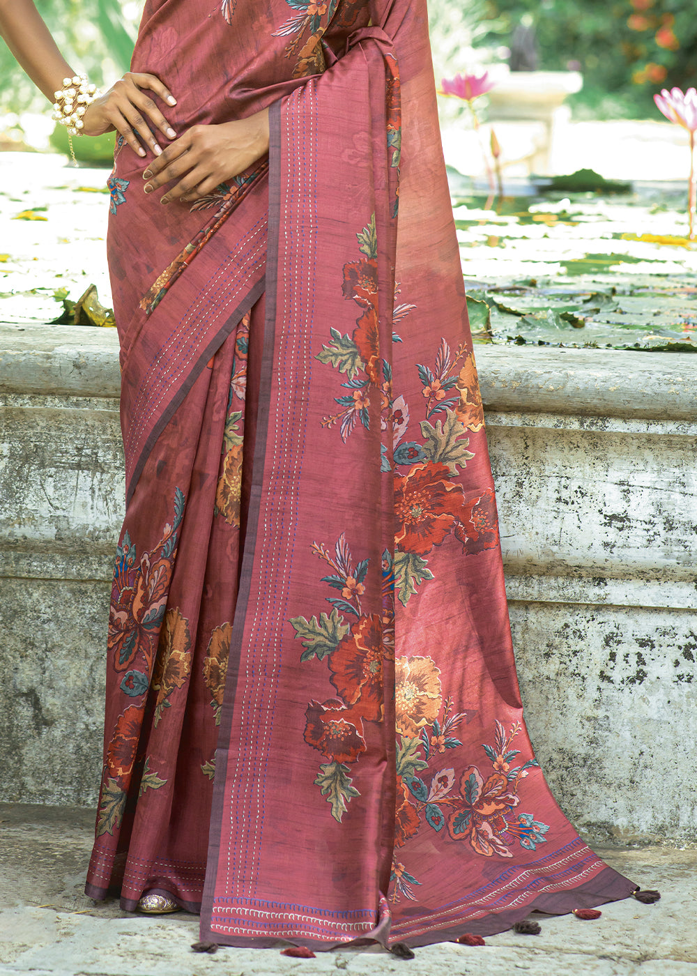 Red Purple Floral Printed Silk Saree - qivii