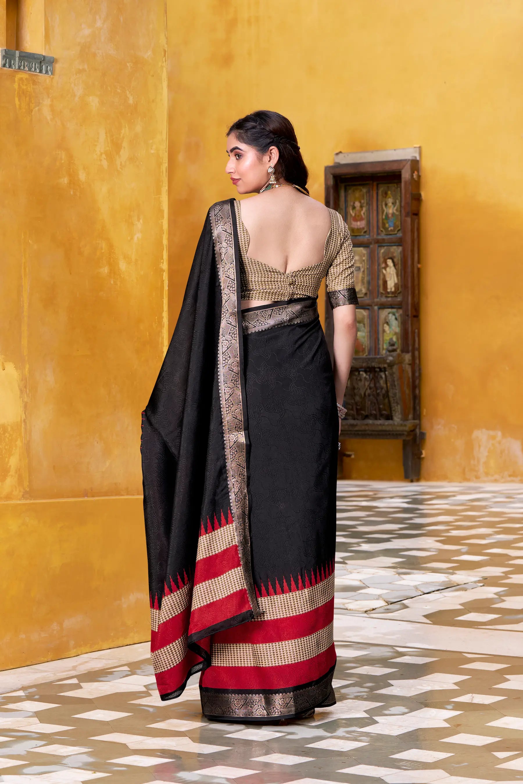 Black Poly Cotton Saree With Print & Zari Weaving Work - qivii