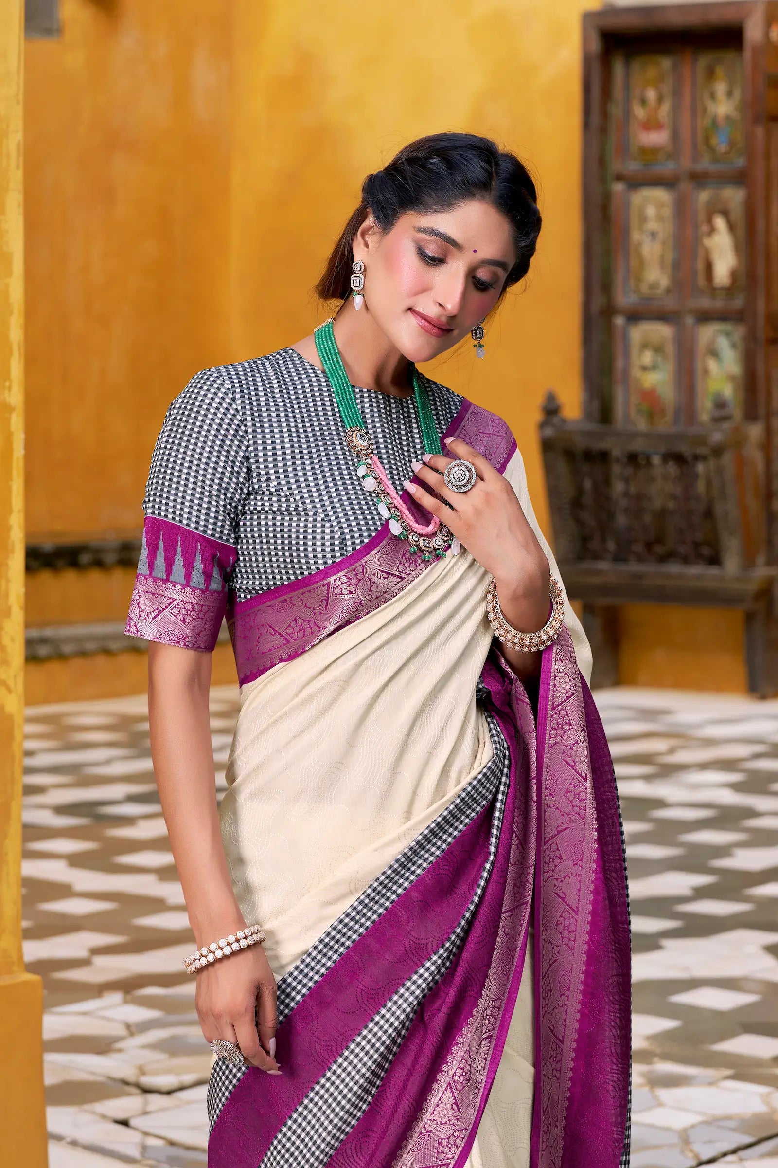 Beige Poly Cotton Saree With Print & Zari Weaving Work - qivii