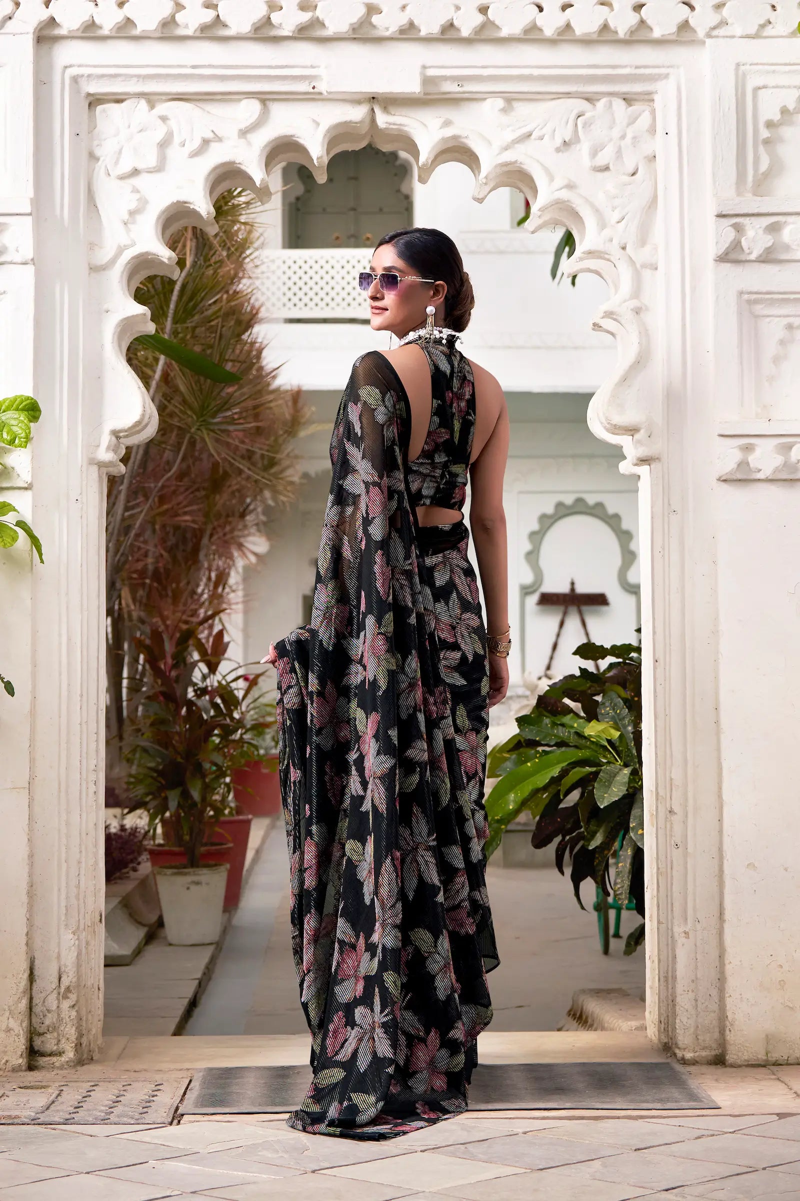 Hot Black Floral Lurex Brasso Saree - qivii