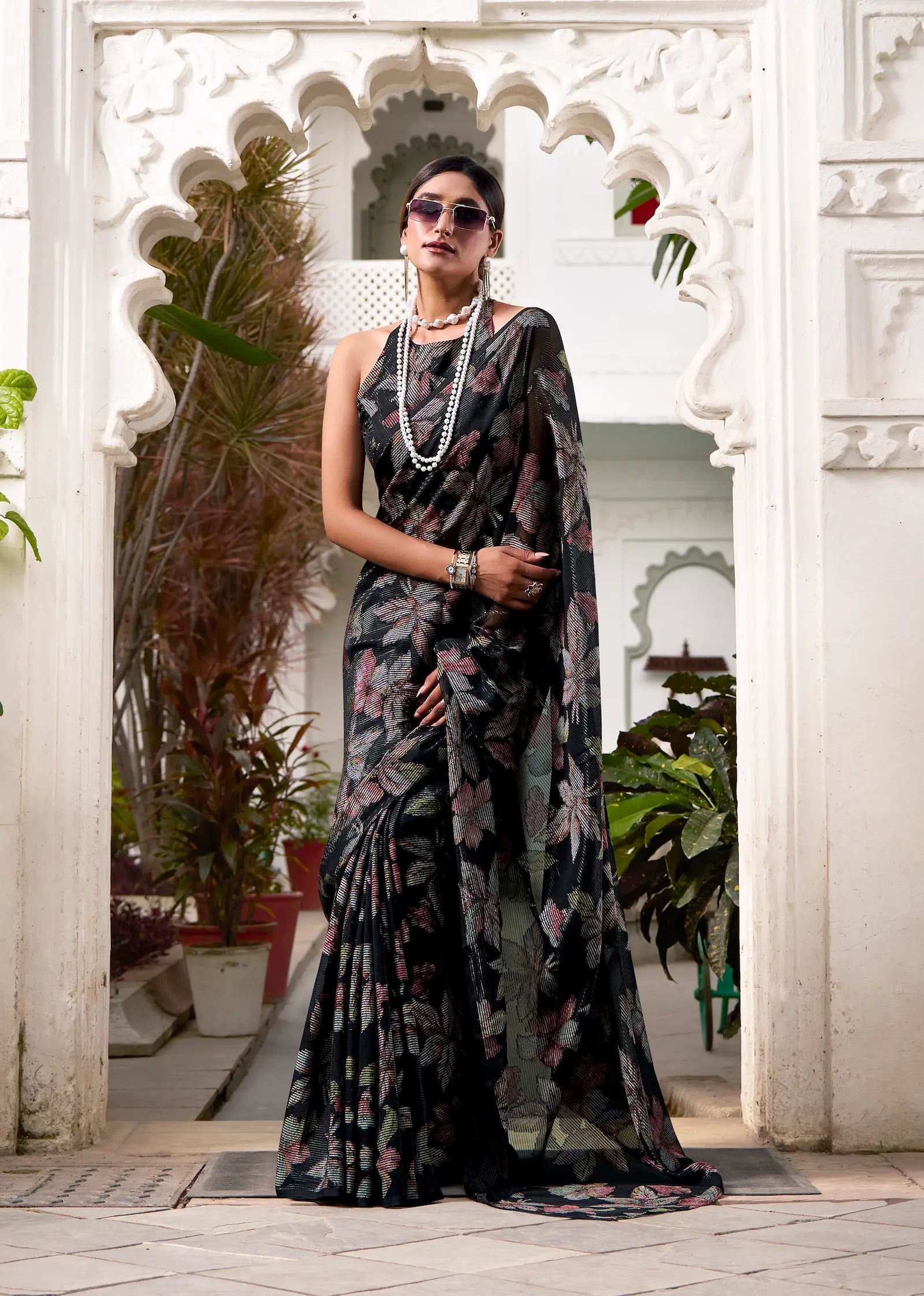 Hot Black Floral Lurex Brasso Saree - qivii