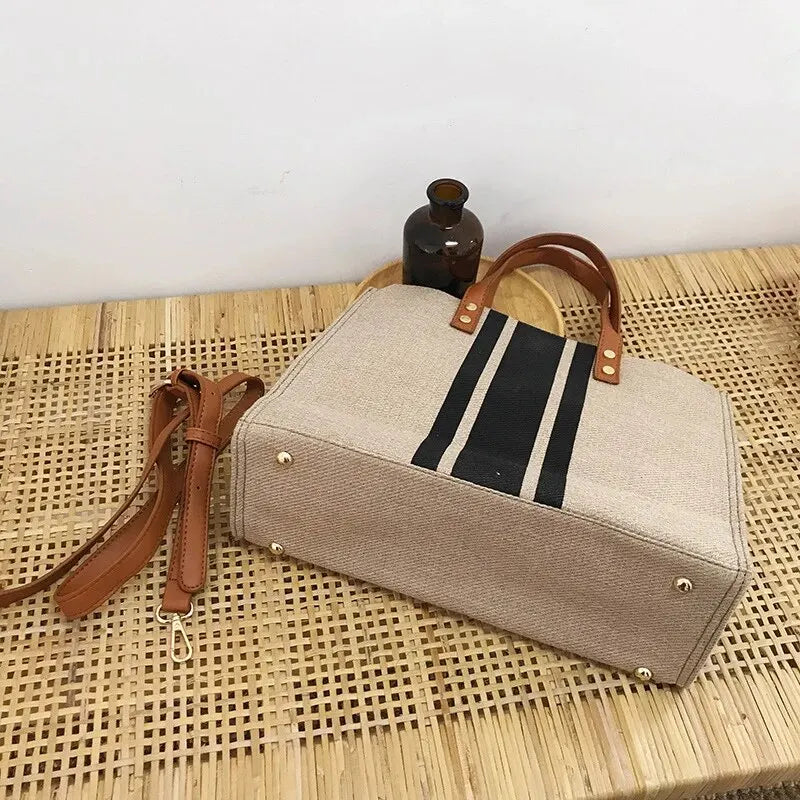 Nayah | Tote Bag - By Qivii