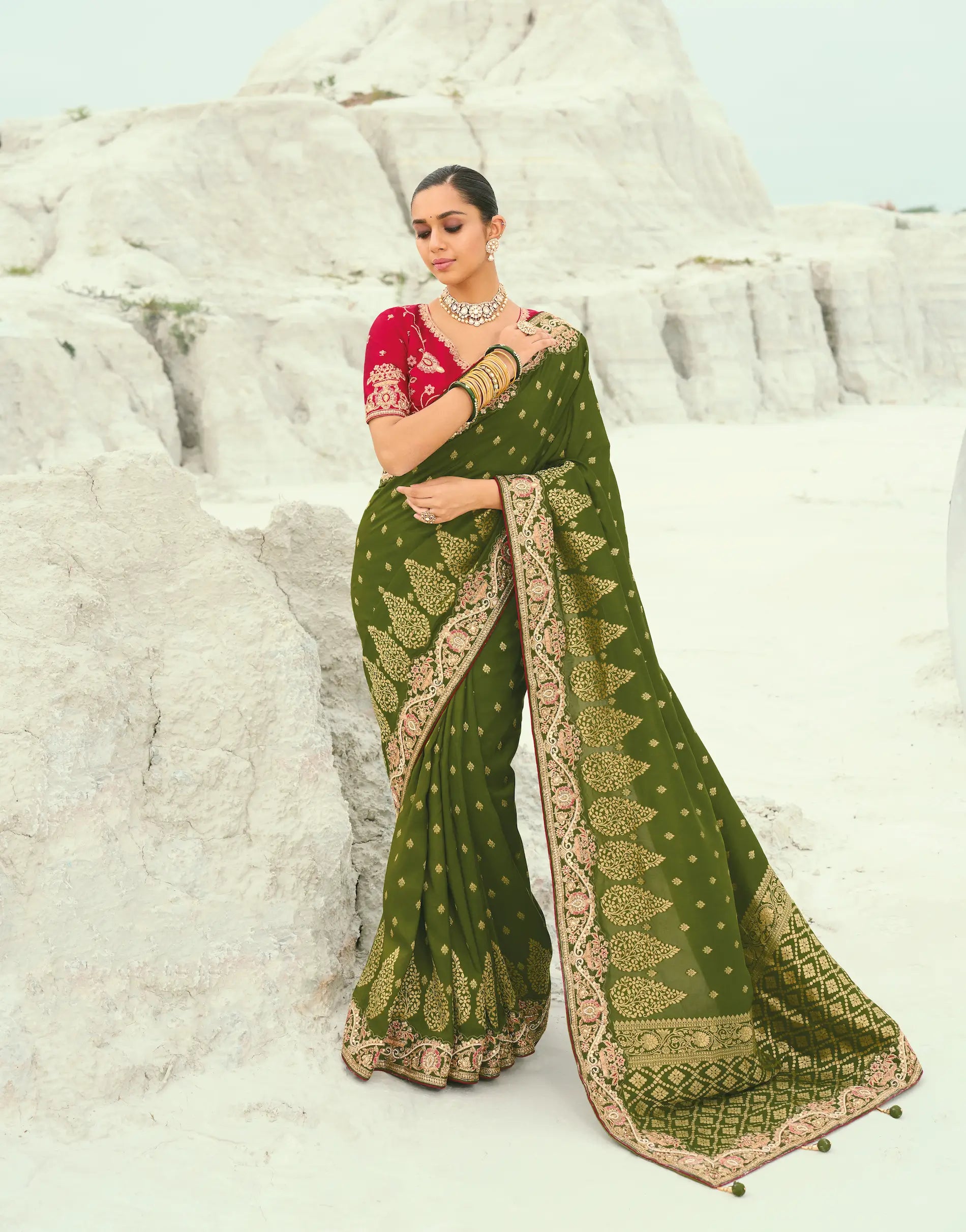Mehendi Green Dola Silk Heavy Embroidery Saree
