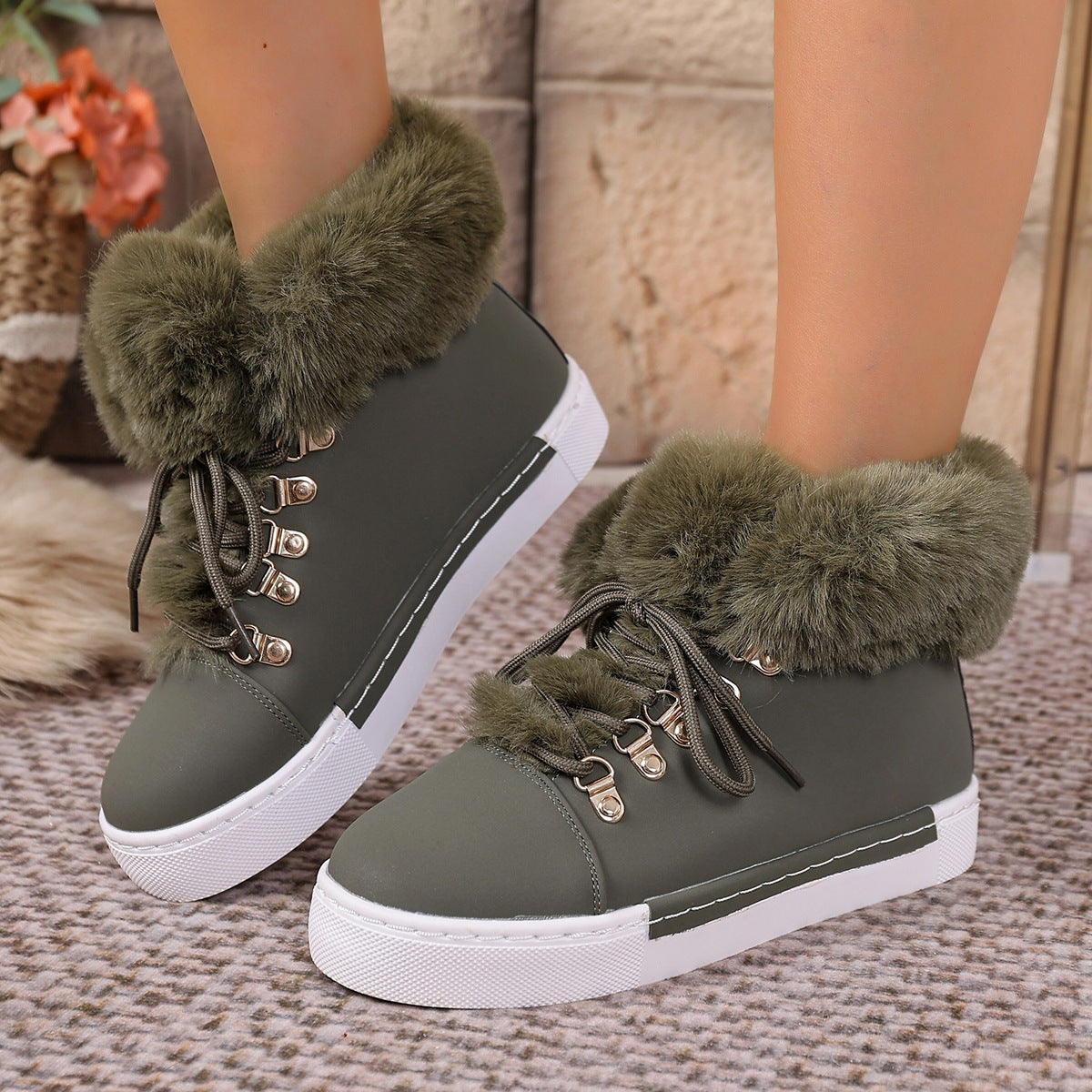 Women's Heritage Plush Snow Boot - Platform Winter Boots with Faux Fur Lining & Classic Lace-Up Design (US 5-10.5)