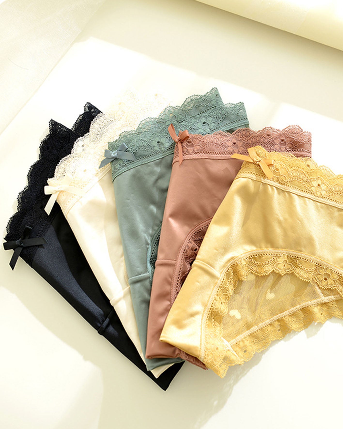 Women's mesh splicing lace edge heart pattern mid-high waist panties - By Qivii